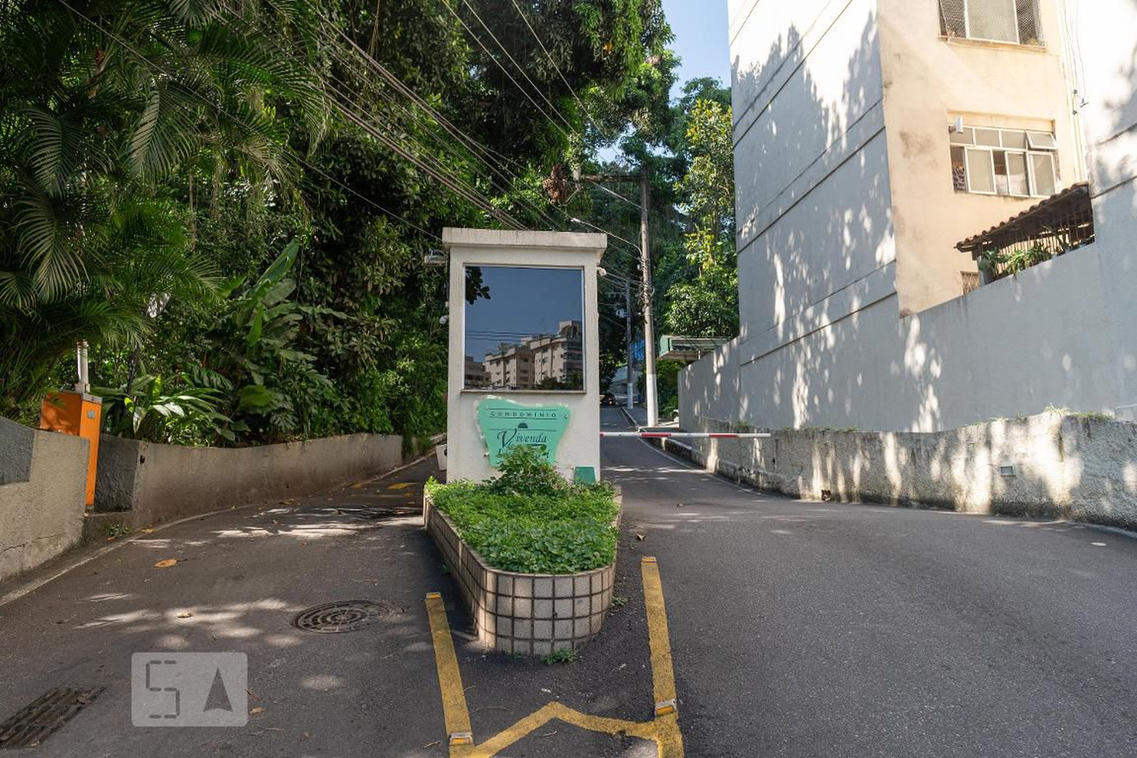 Fachada do Condomínio Condomínio em Rua Doutor Paulo César, 87 bl 3