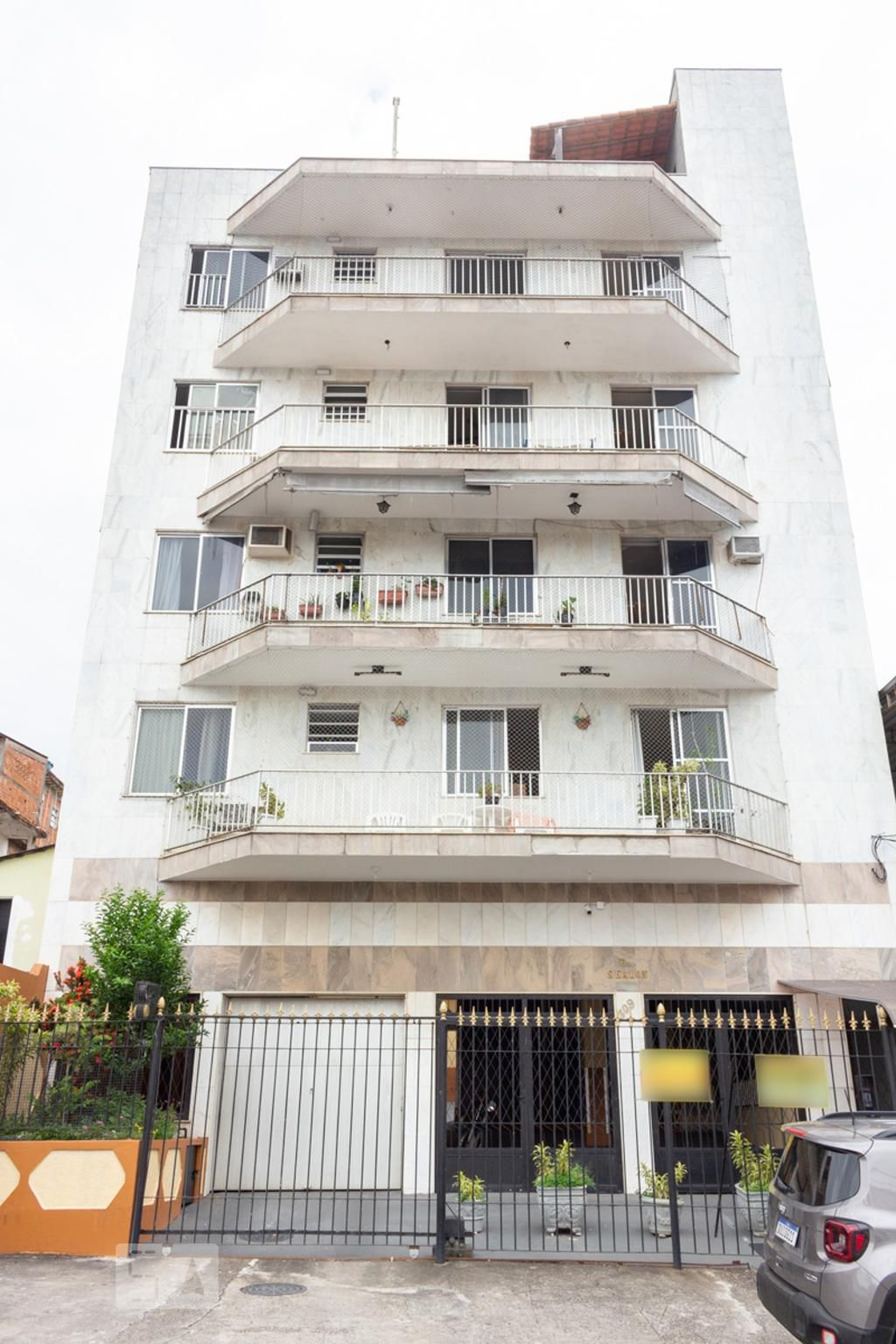 Fachada Condomínio em Rua Engenheiro Alberto Rocha, 309