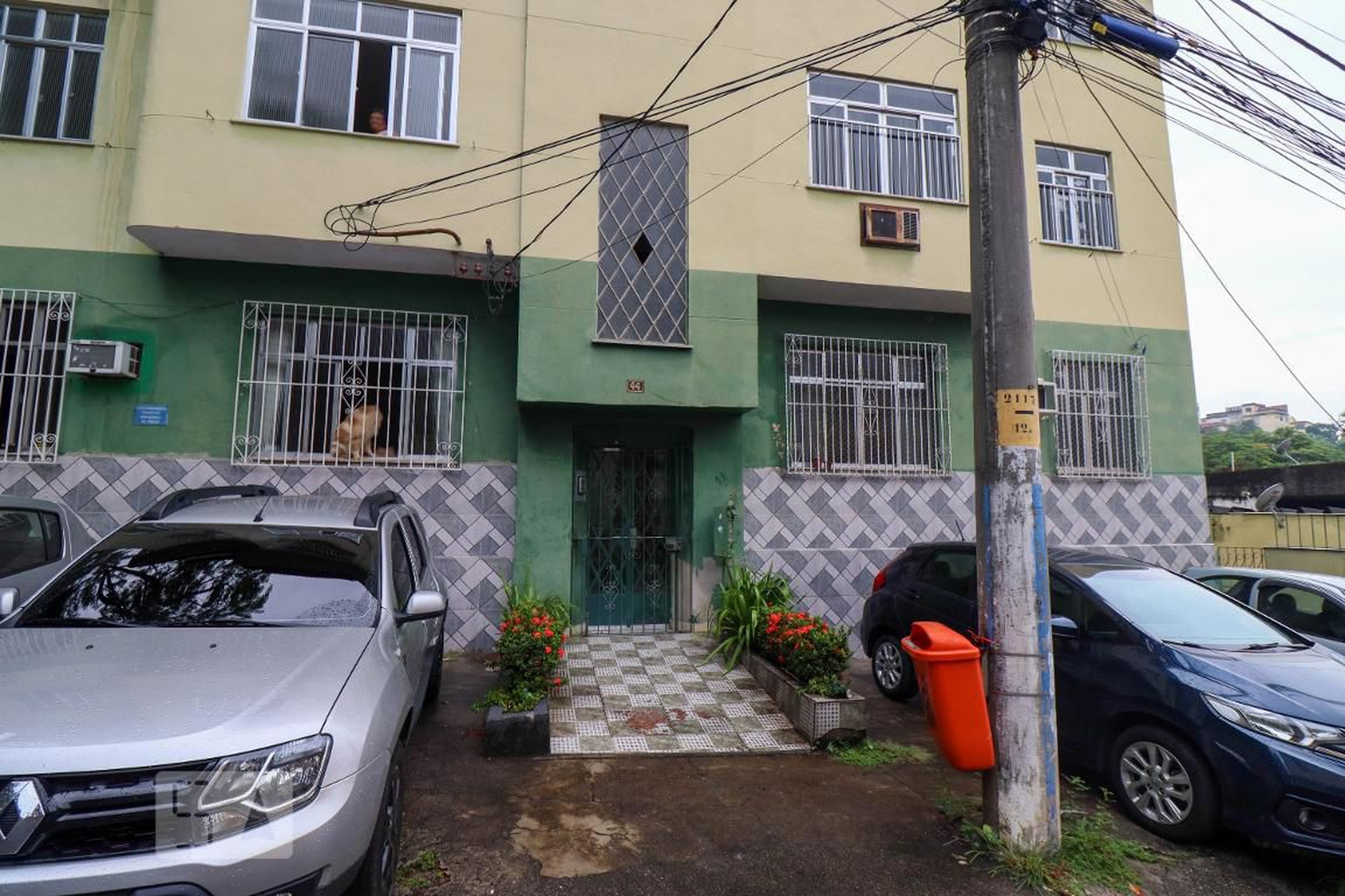 Fachada Condomínio em Rua Mineira, 44