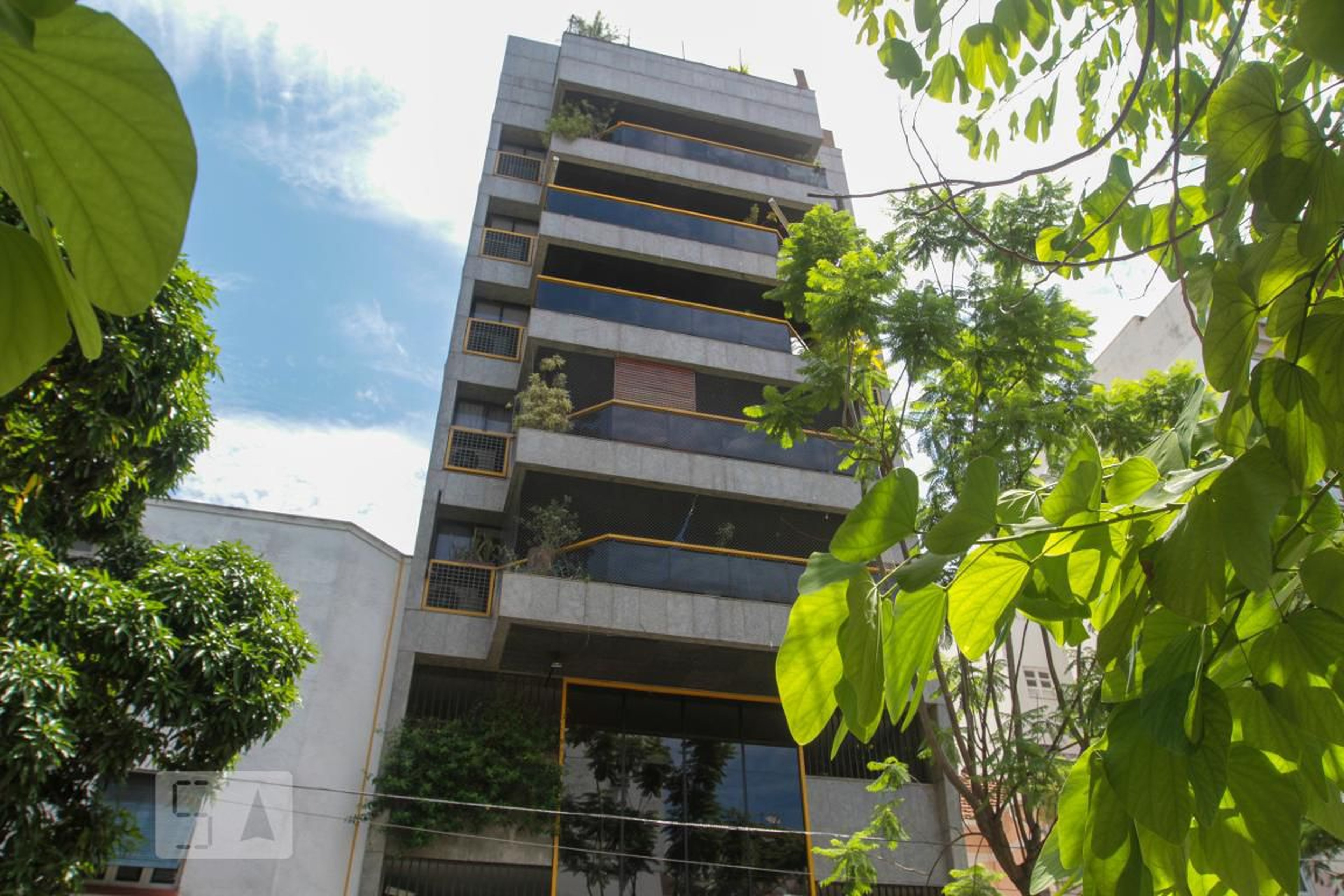 Fachada do Prédio Condomínio em Rua Alberto de Campos, 132