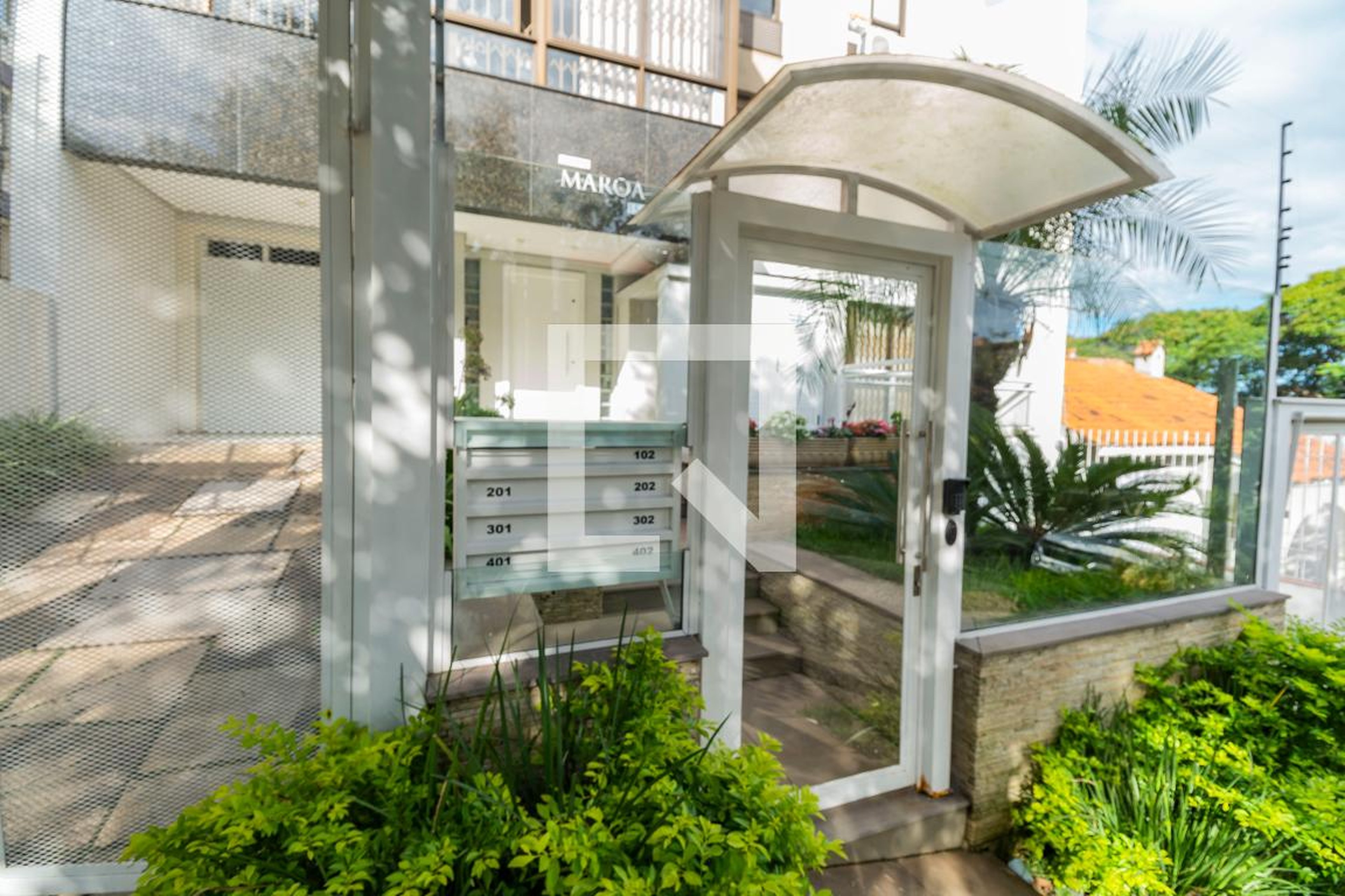 Fachada do Condomínio Edifício Maroa