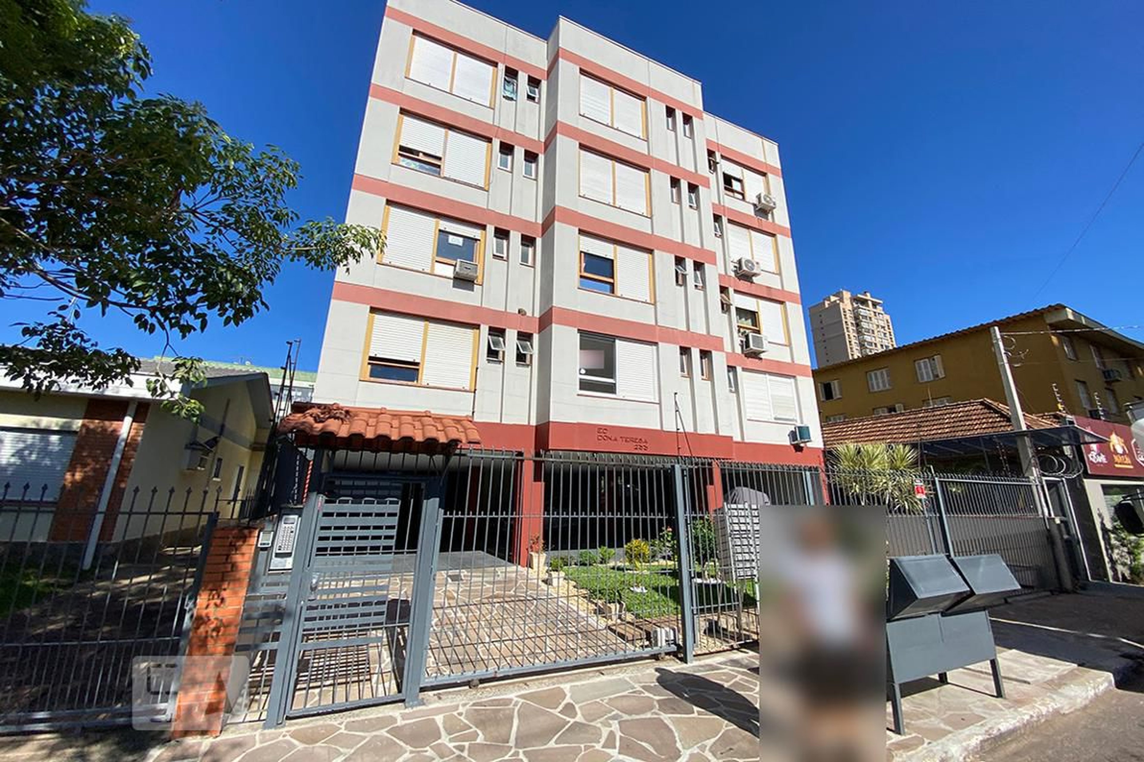 Fachada do Condomínio Condomínio Dona Teresa