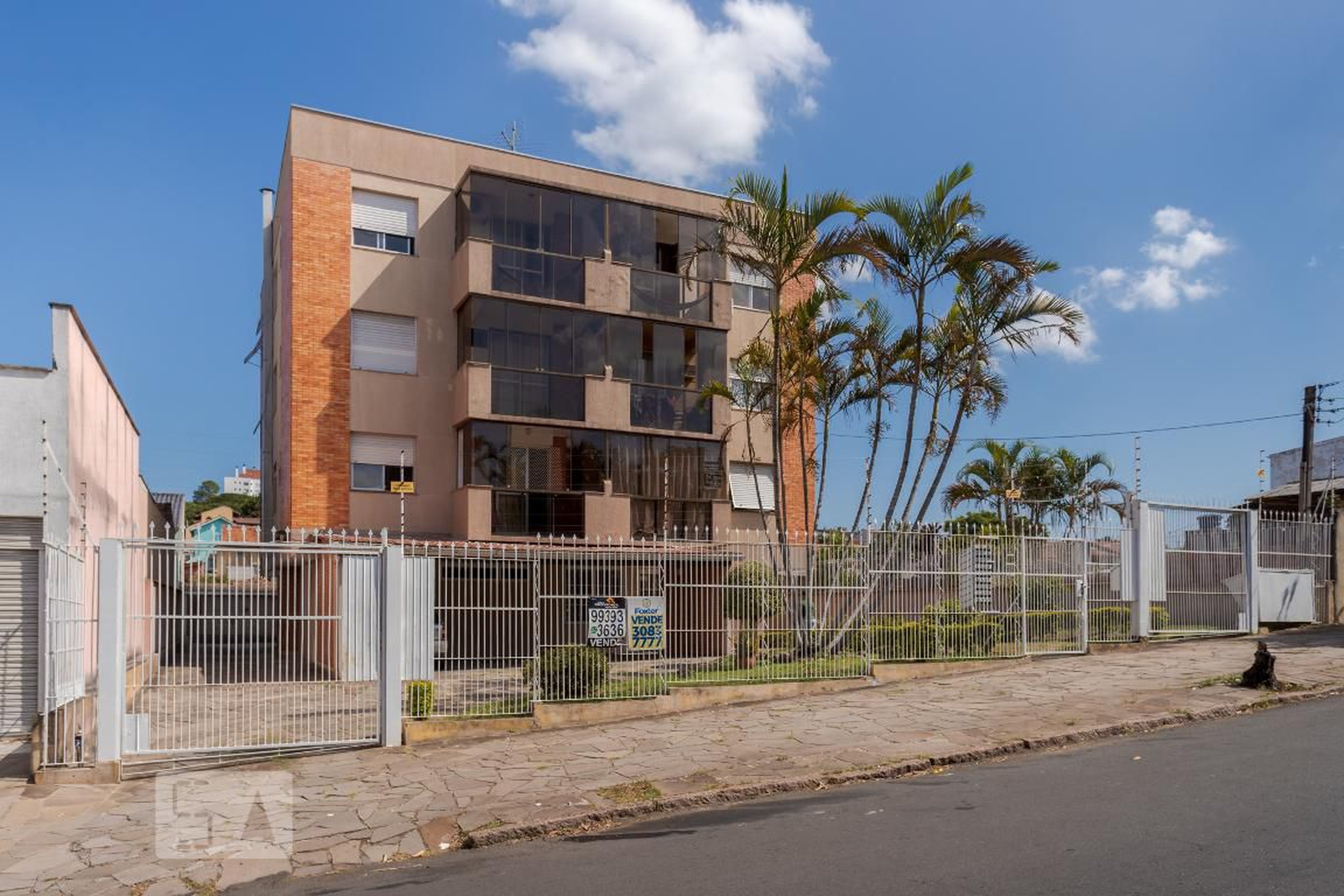 Fachada Condomínio em Avenida Alberto Pasqualini, 215