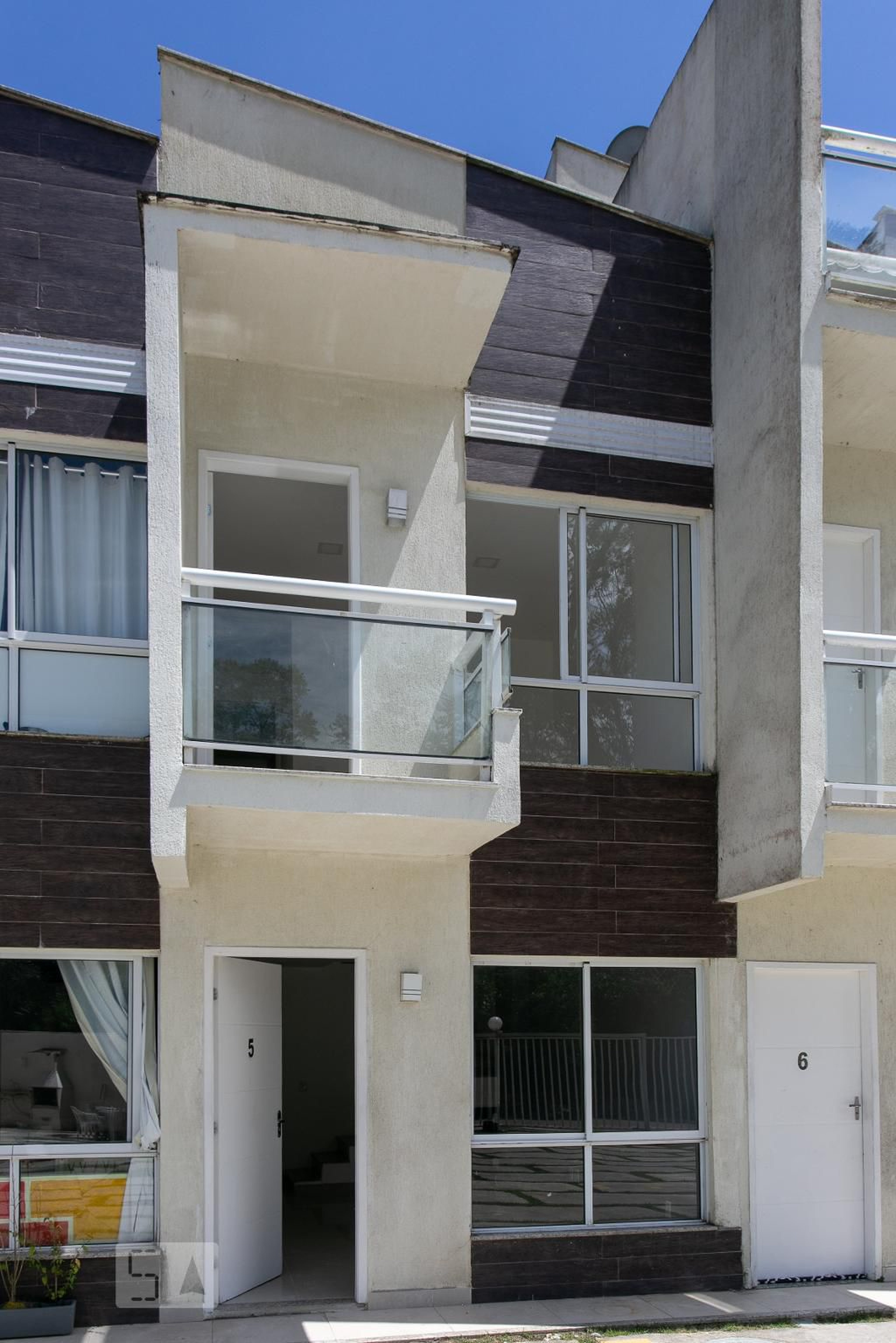 Fachada Condomínio em Estrada do Rio Morto, 52