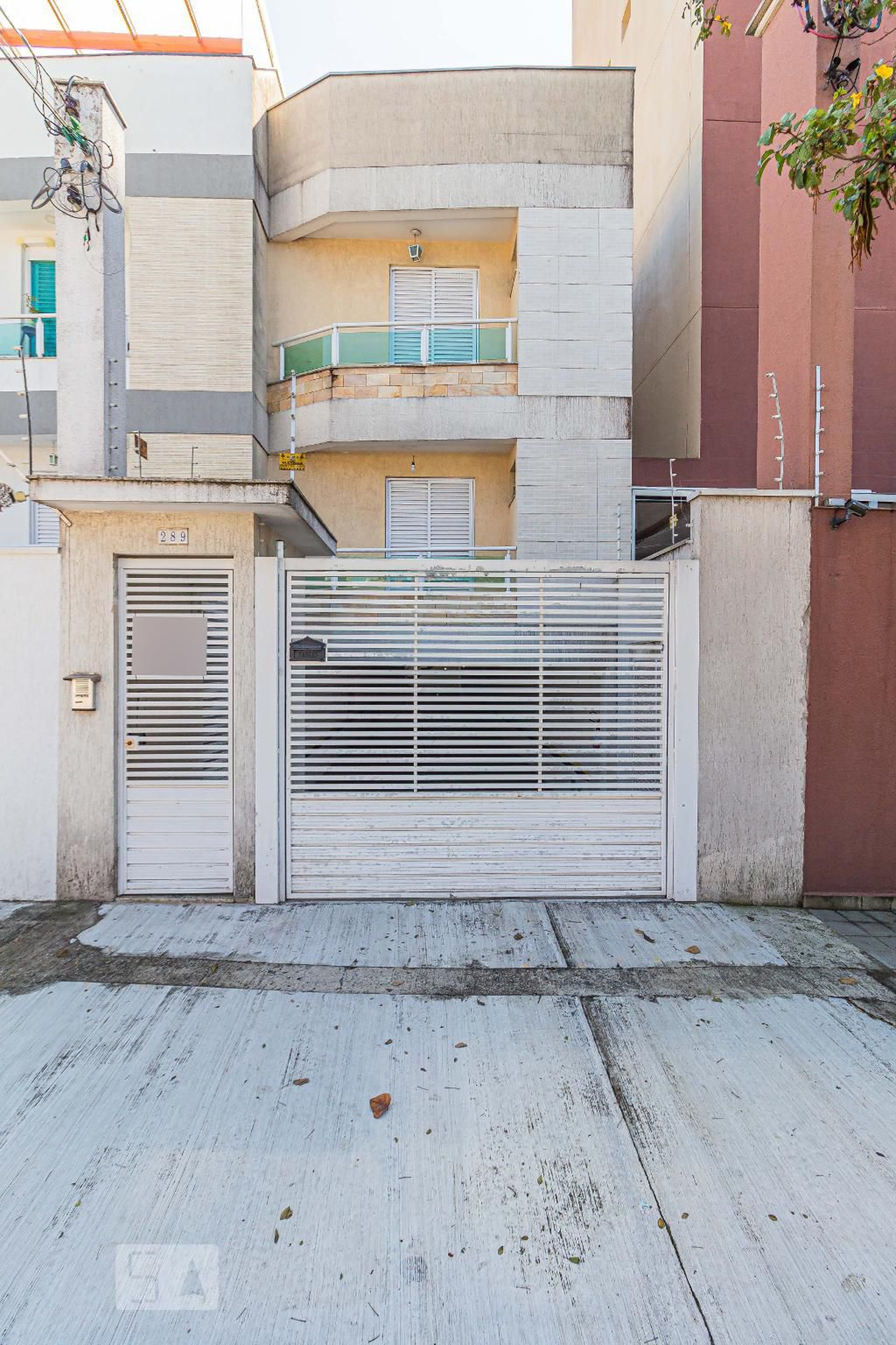 Fachada Condomínio em Rua Juazeiro, 289