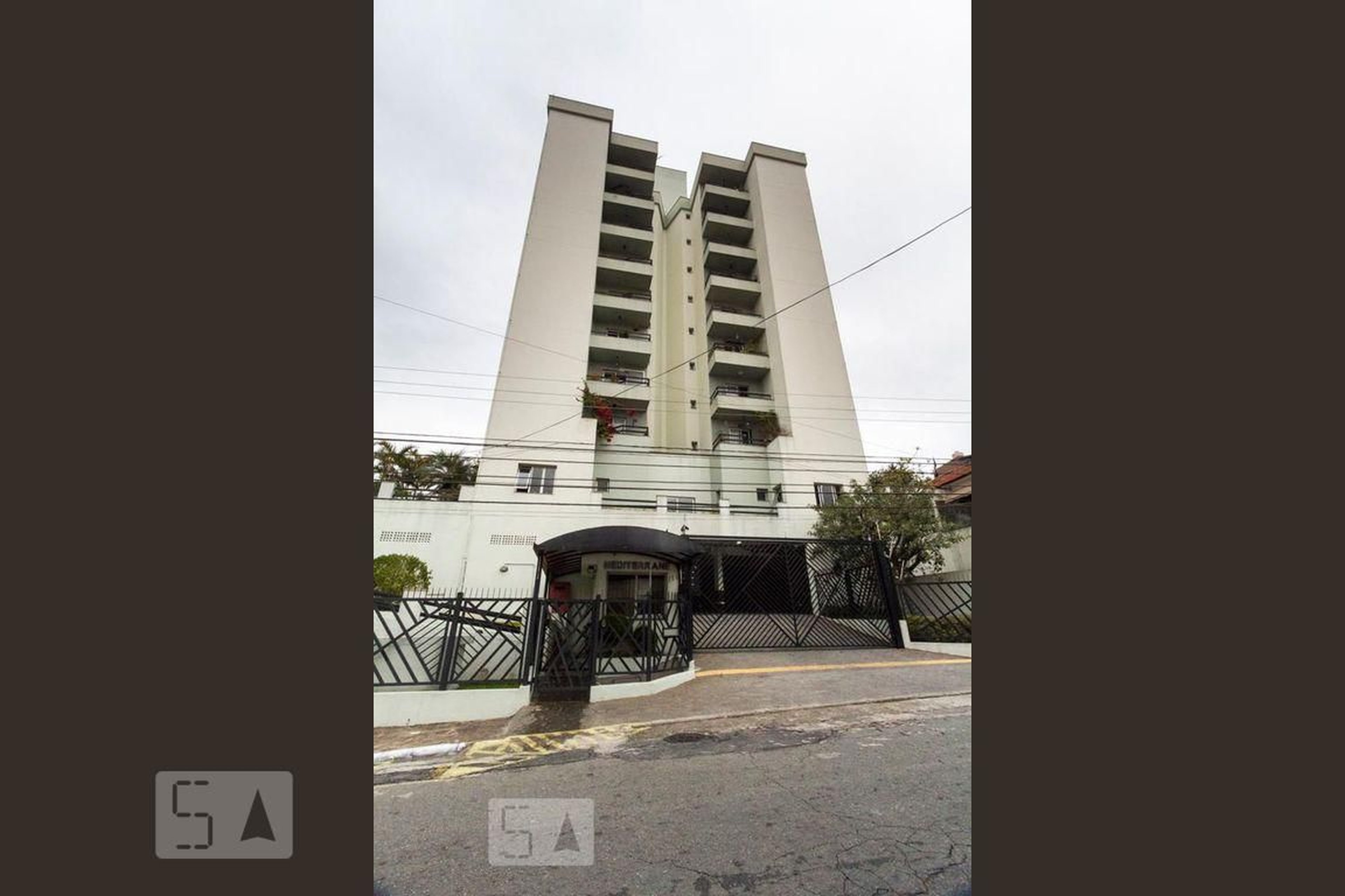 Fachada Condomínio em Rua Itaguara, 54