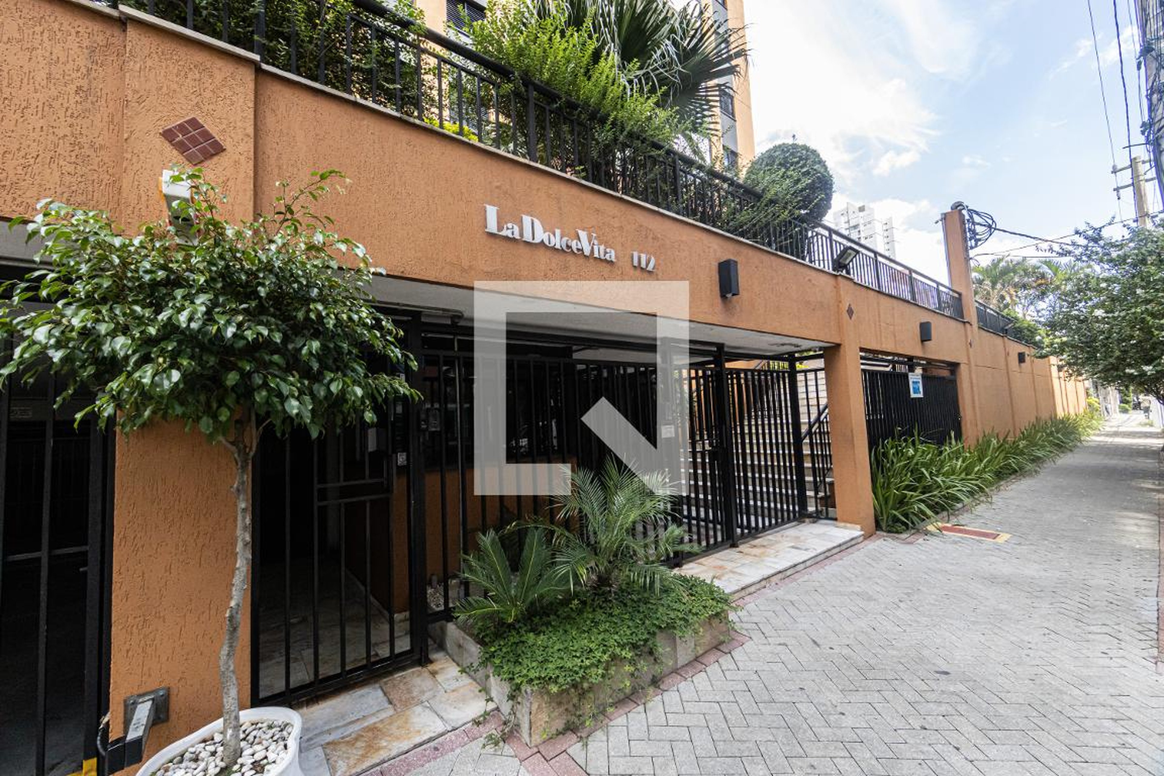 Fachada Condomínio em Rua Dr. Ângelo Vita, 113