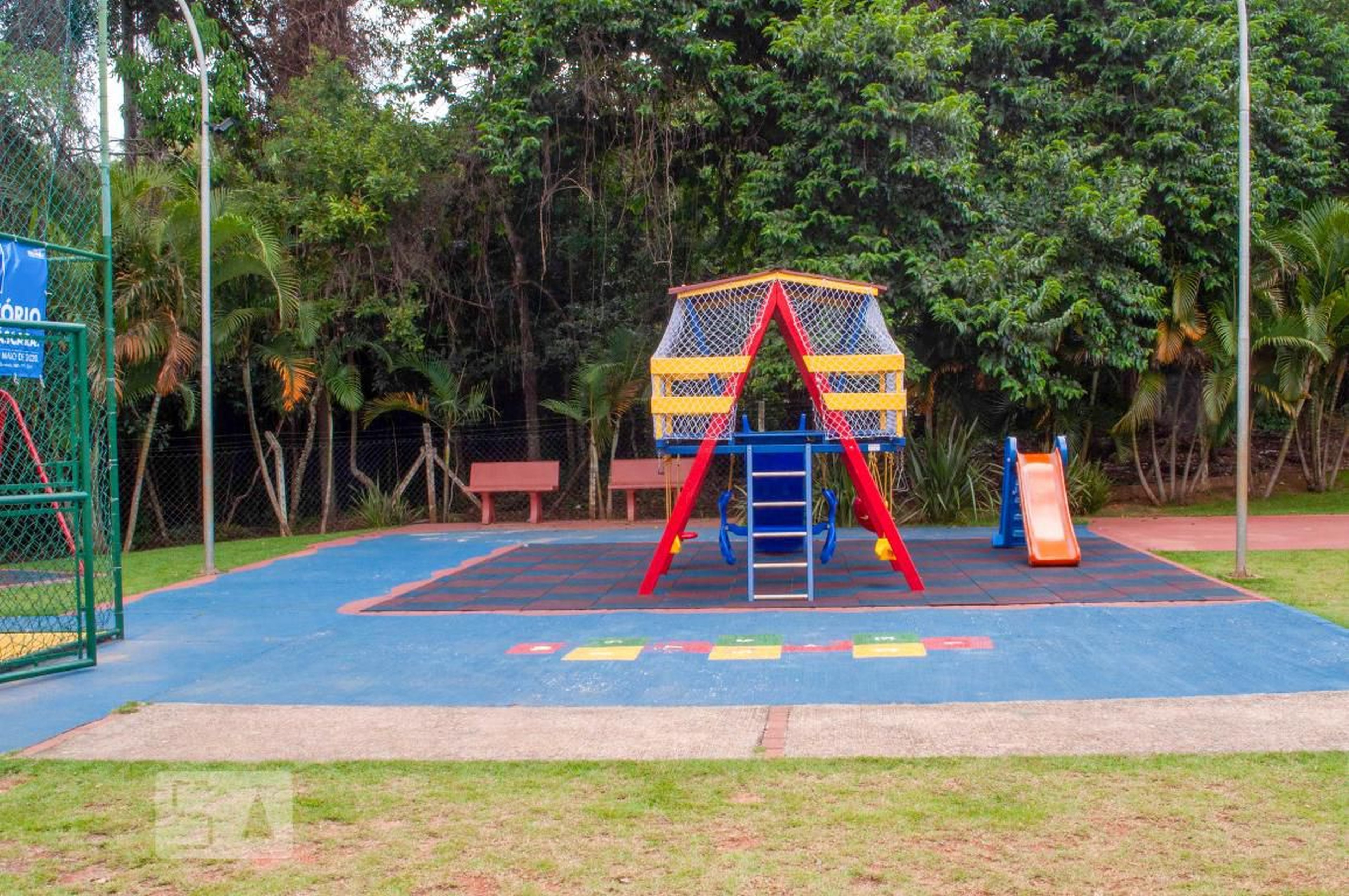 Playground - Residencial Embiruçu