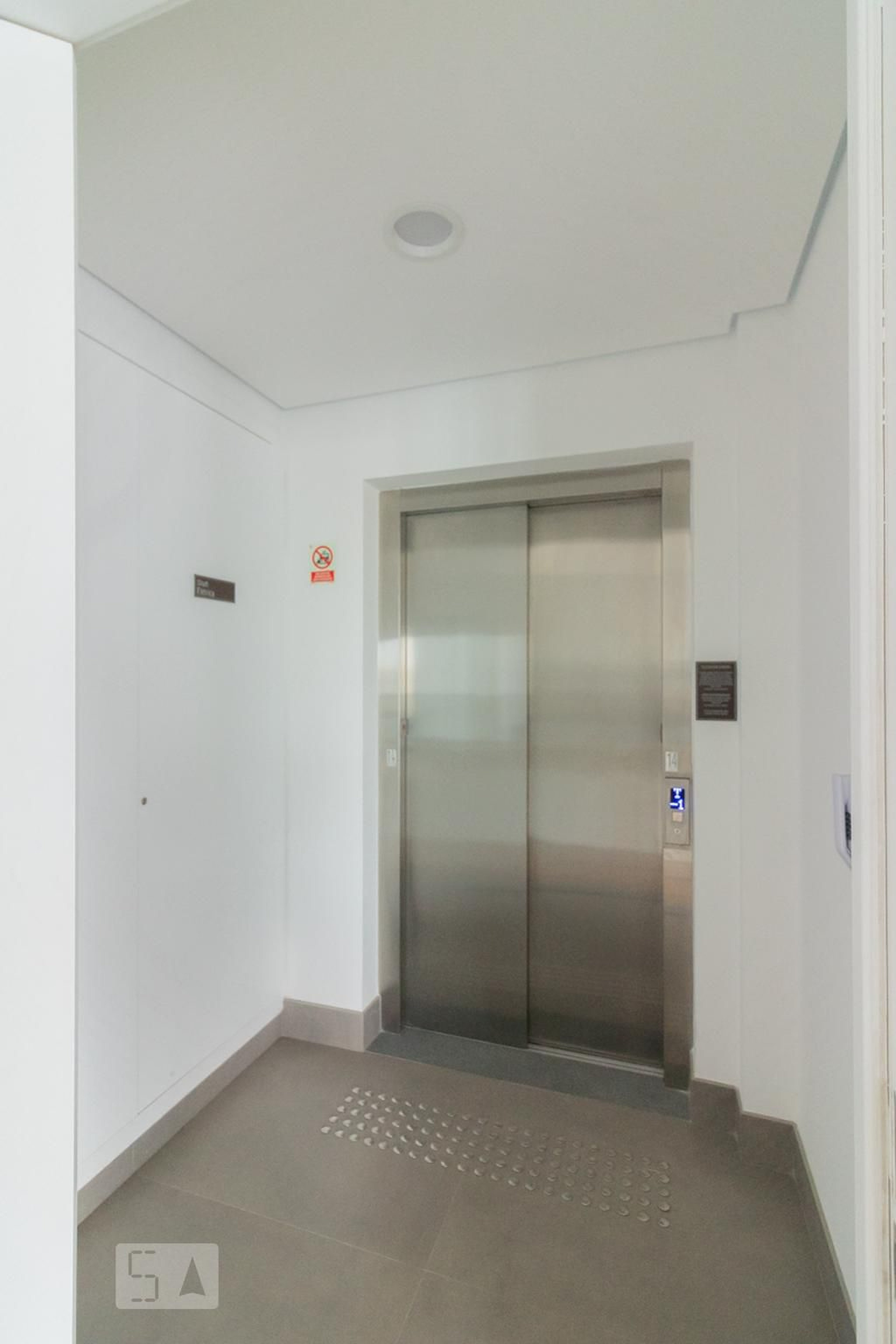 Entrada - JL Life By Design