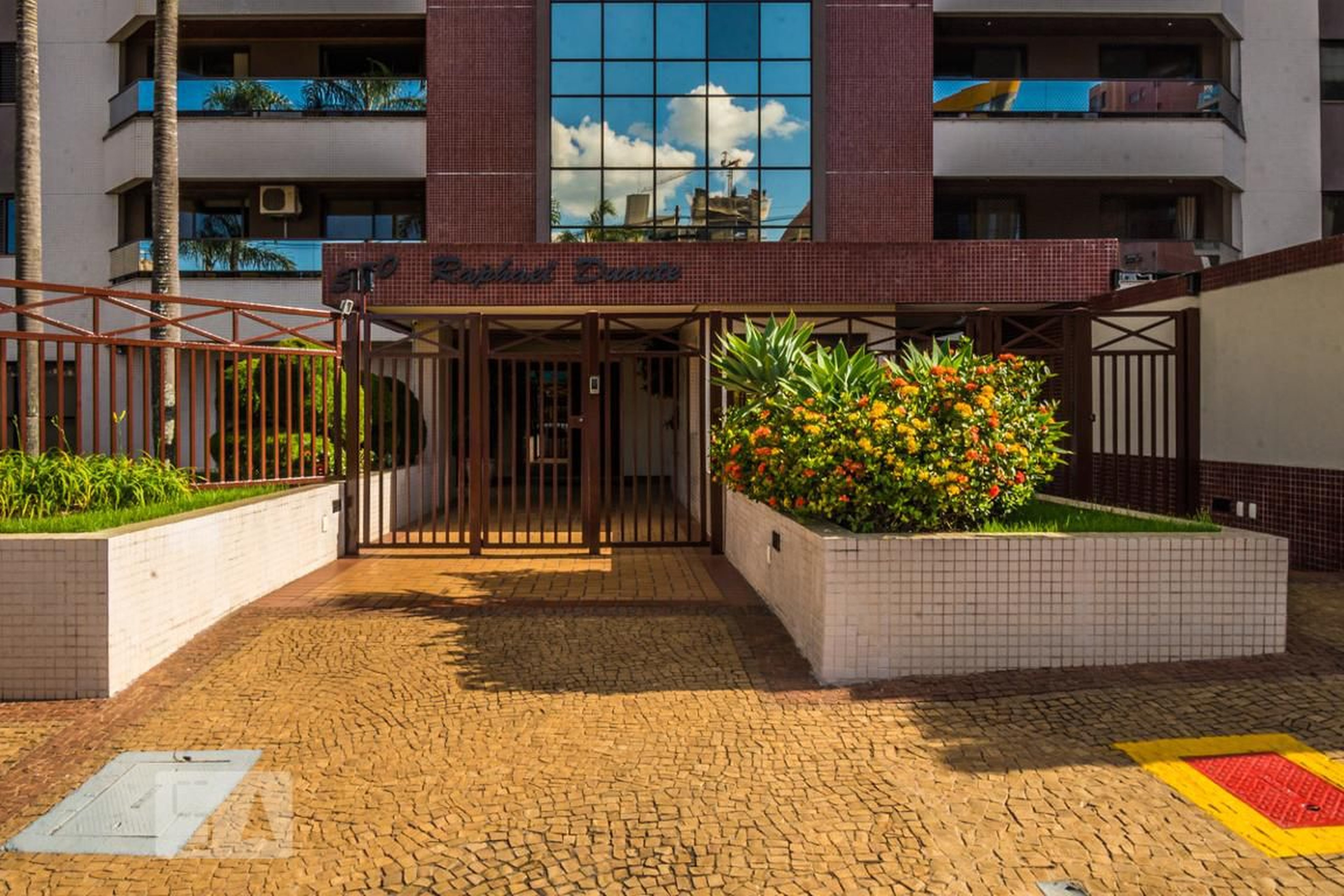 Fachada Condomínio em Rua dos Bandeirantes, 380