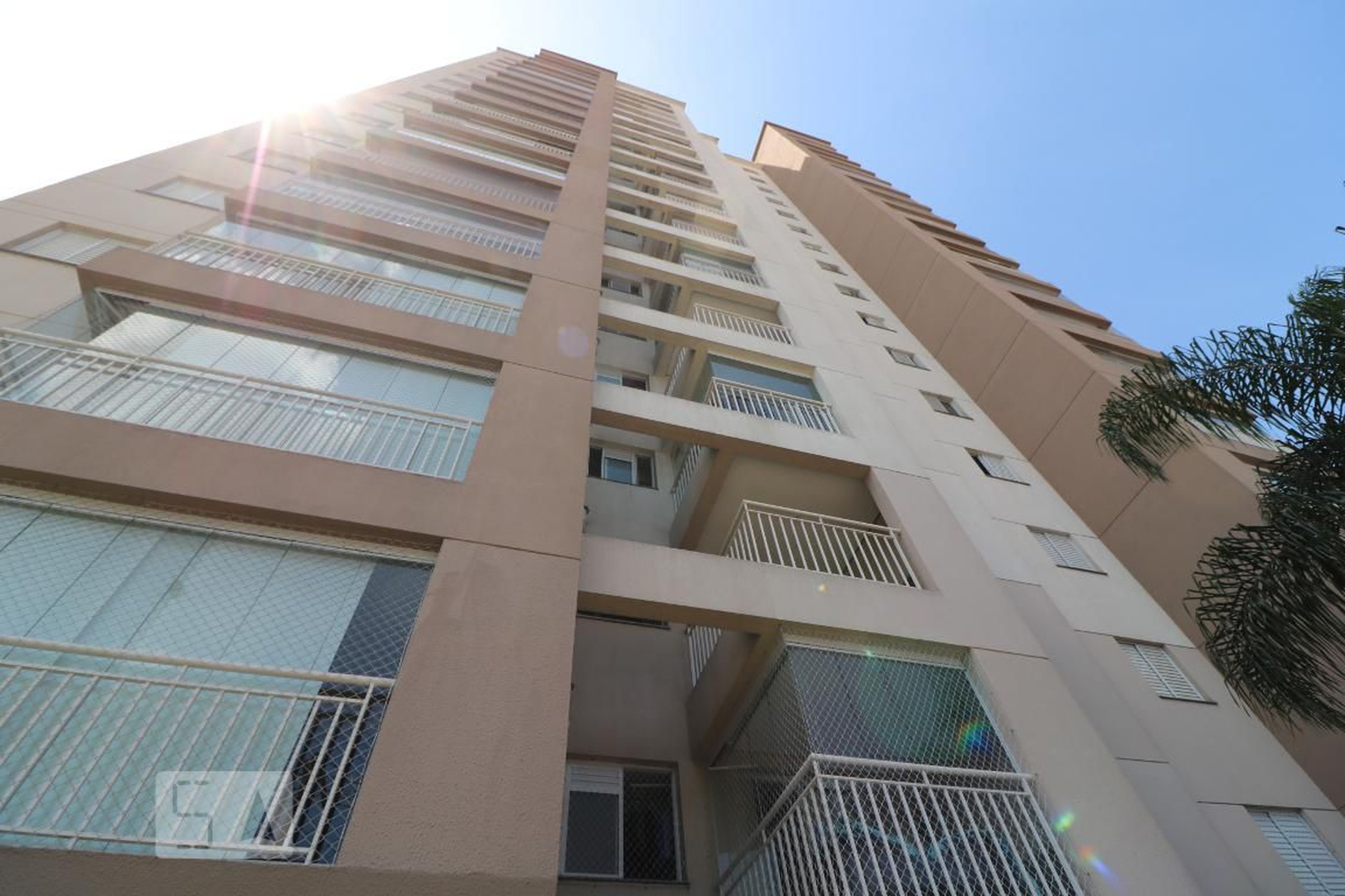 Fachada do Condomínio Condomínio La Tour Residence