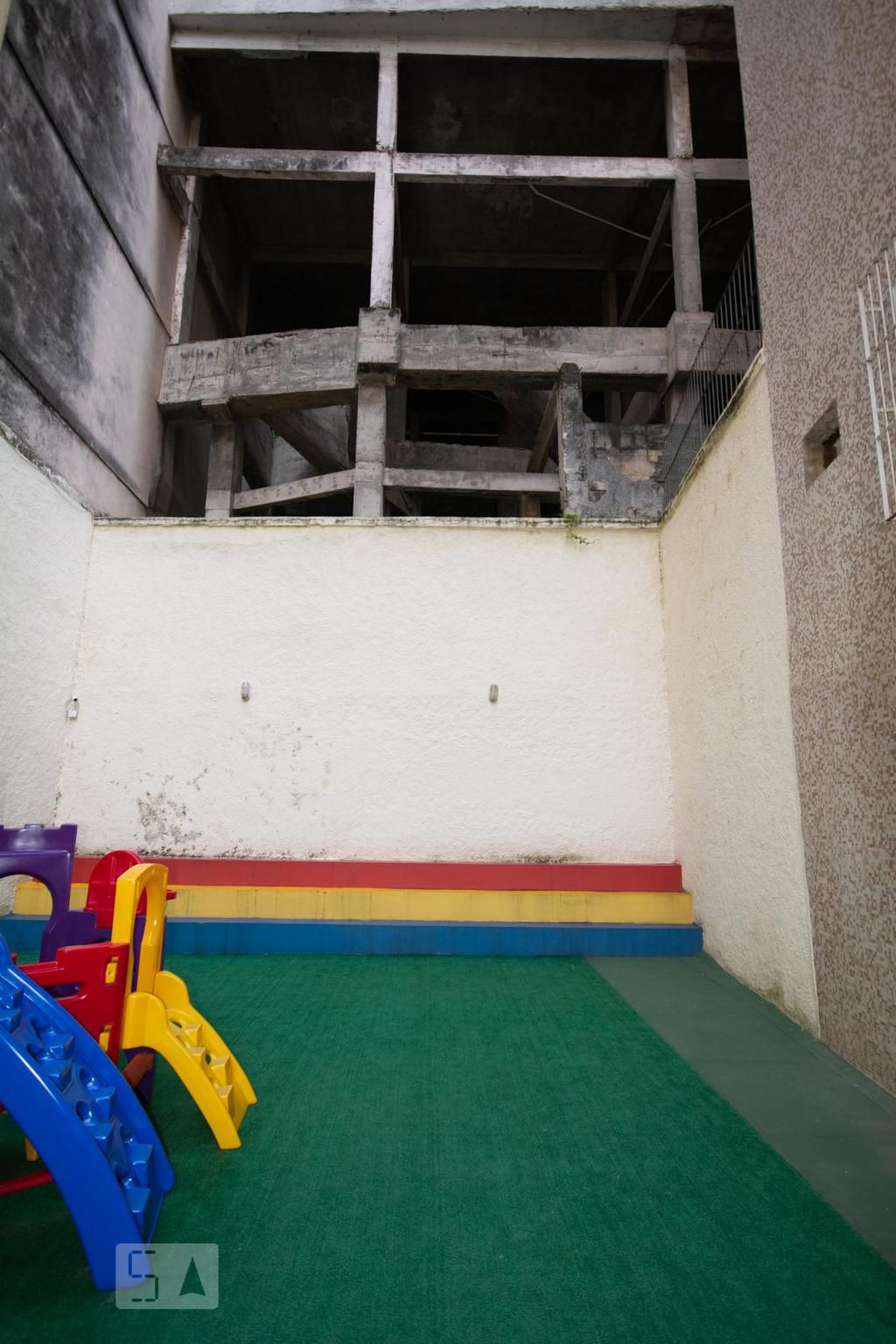 Playground - Edifício Mediterraneo