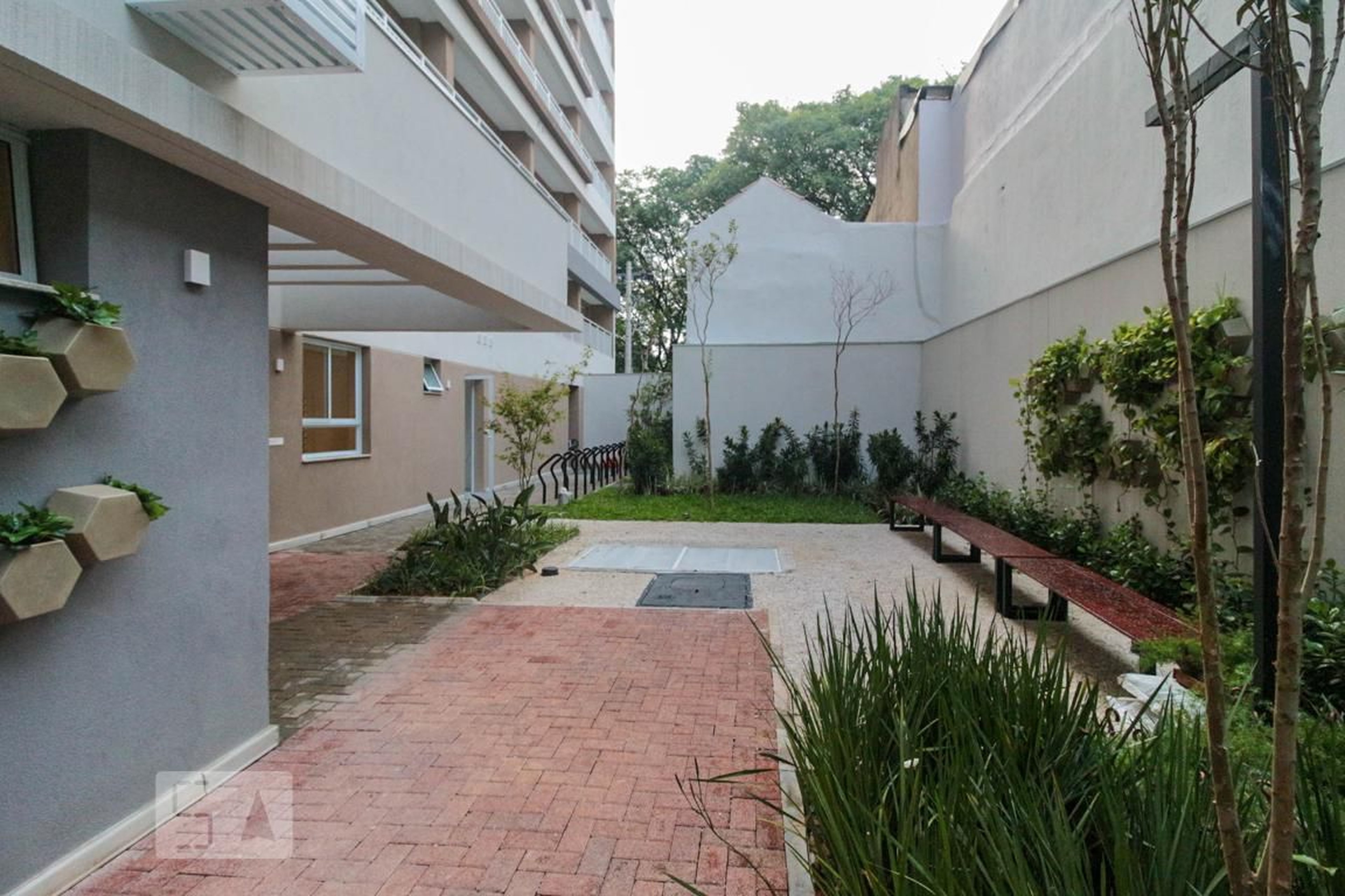 Entrada Condomínio em Avenida da Liberdade, 826