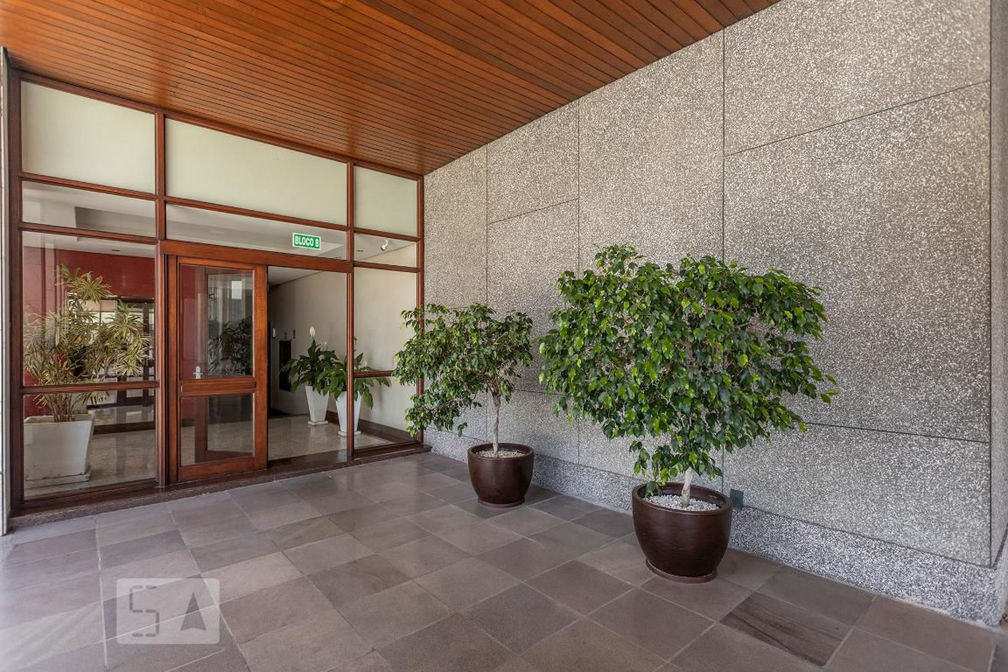 Entrada - Plaza Residencial Alberto Bins