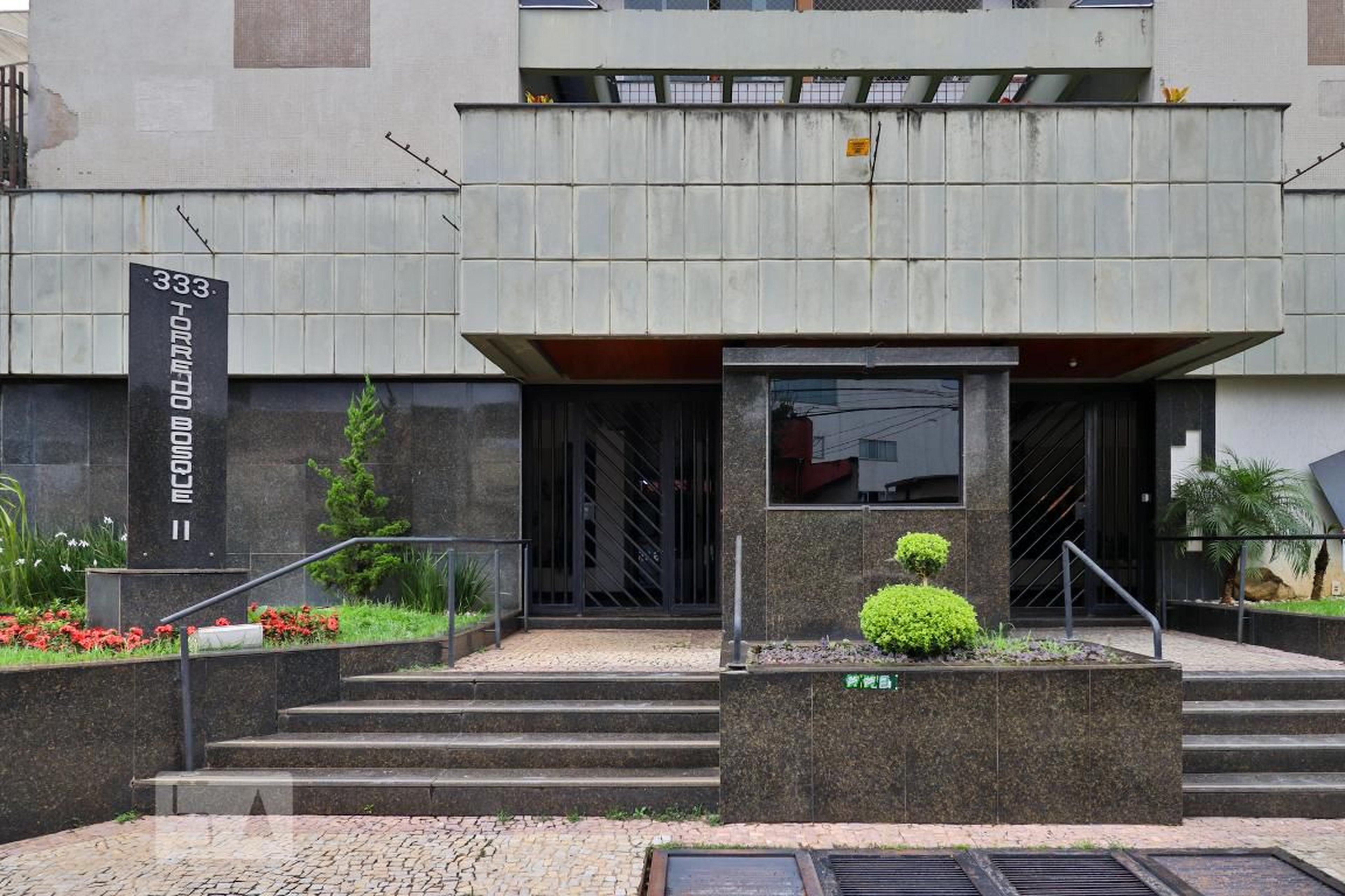 Fachada do Condomínio Condomínio Torres do Bosque II