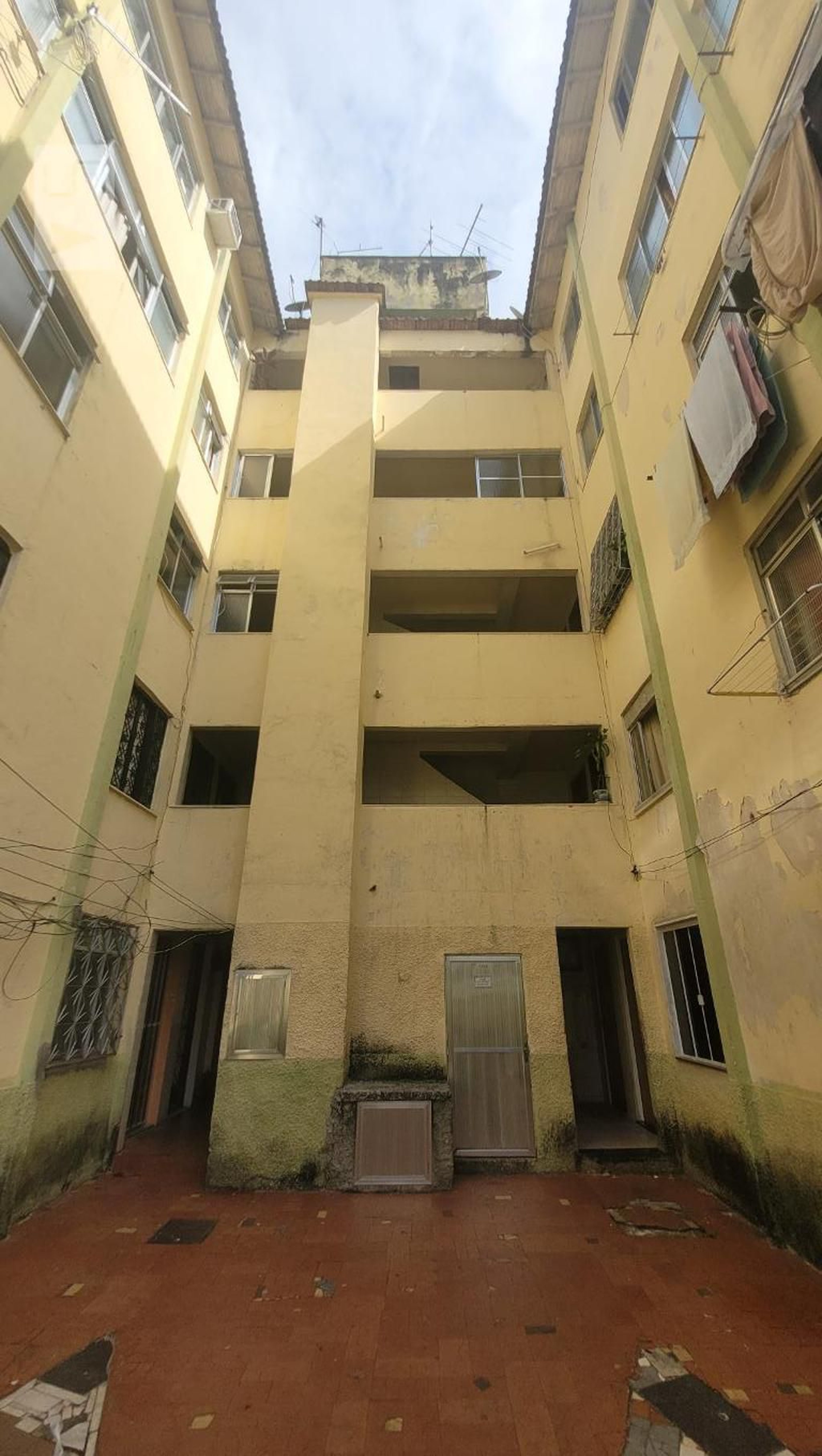 Fachada Condomínio em Rua Pastor Francisco Soren, 211