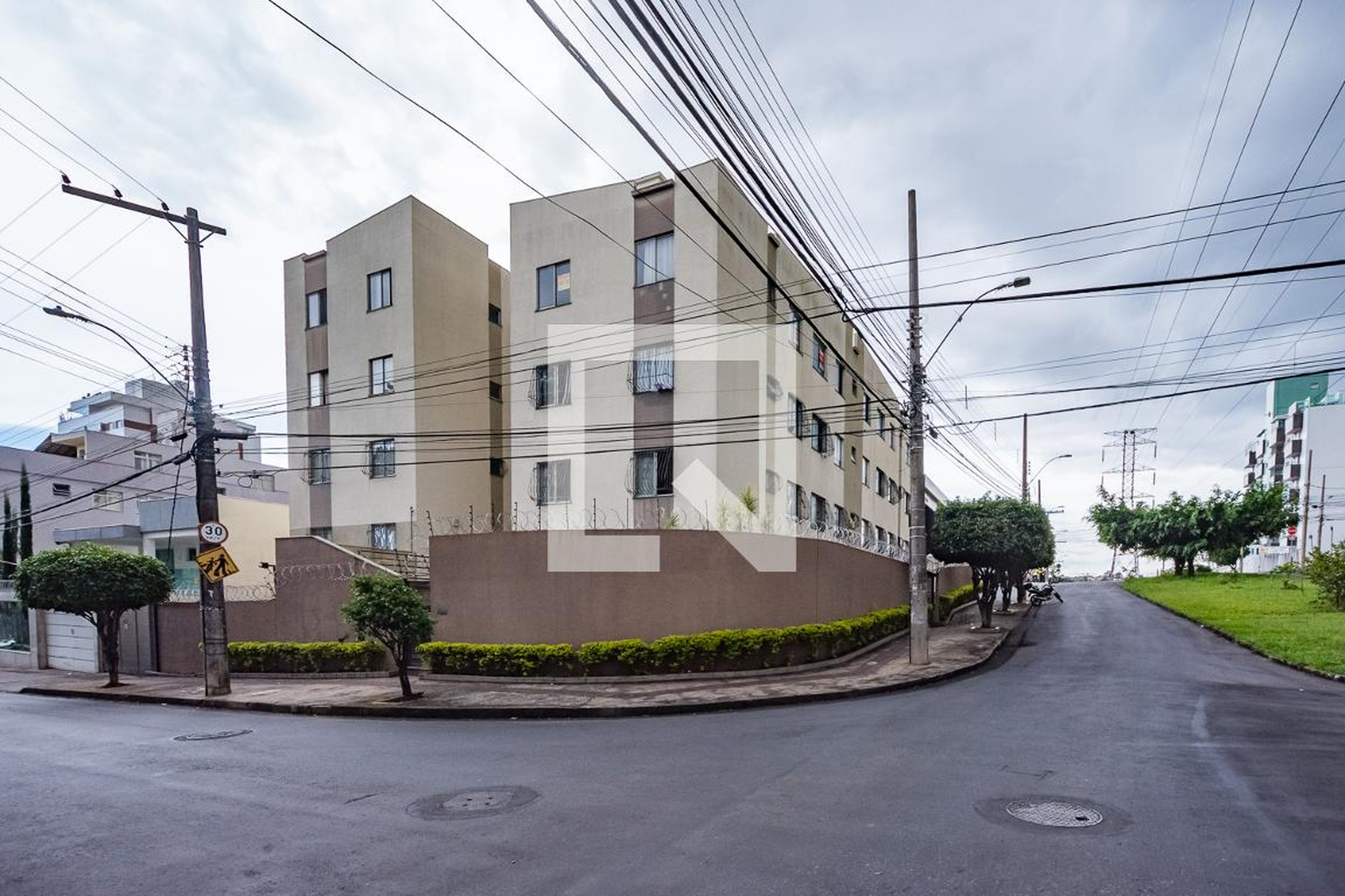 Fachada Condomínio em Rua Nelson Lemos de Carvalho, 227