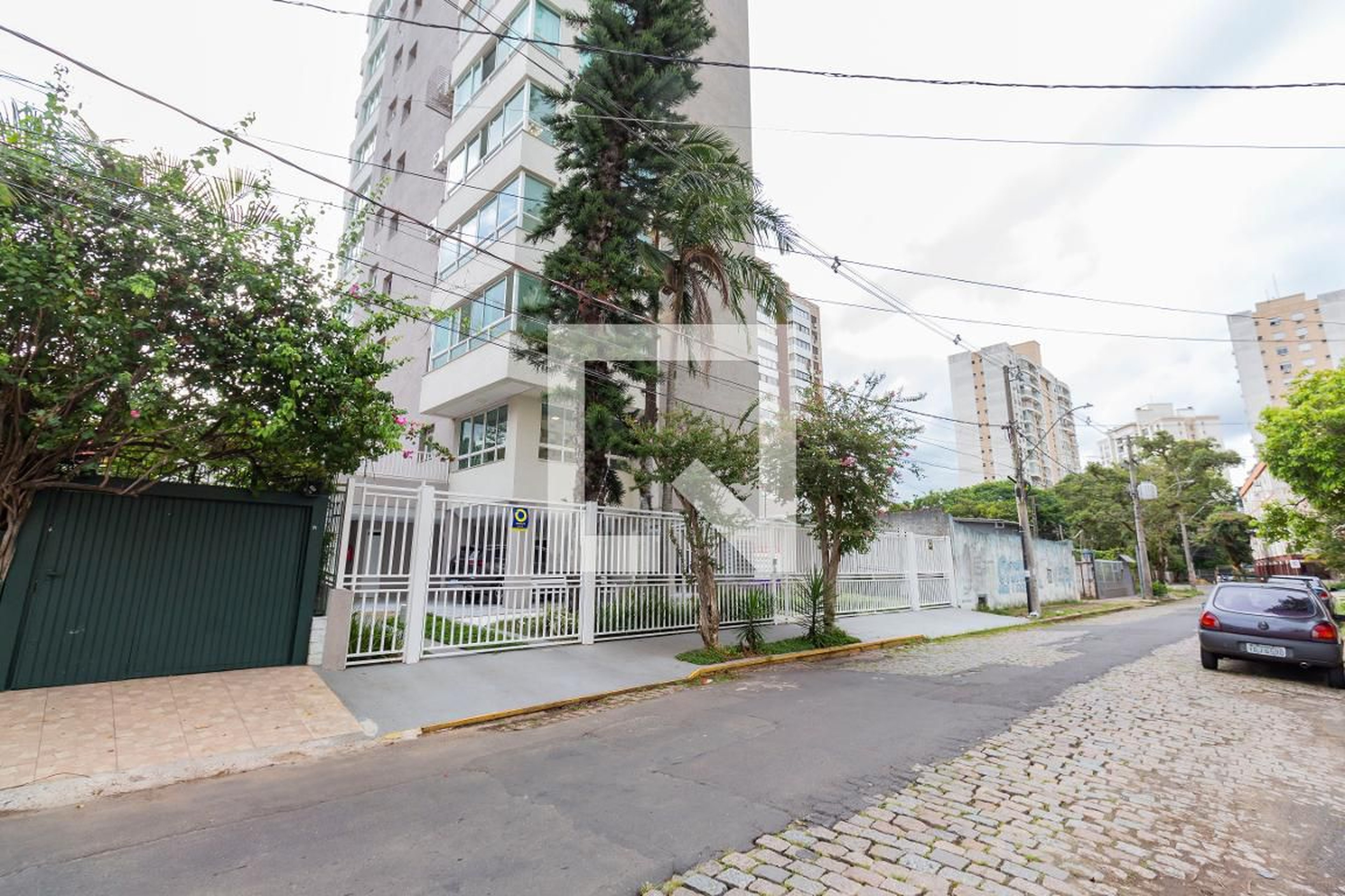 Fachada do Condomínio Condomínio em Rua Luis Cosme, 51