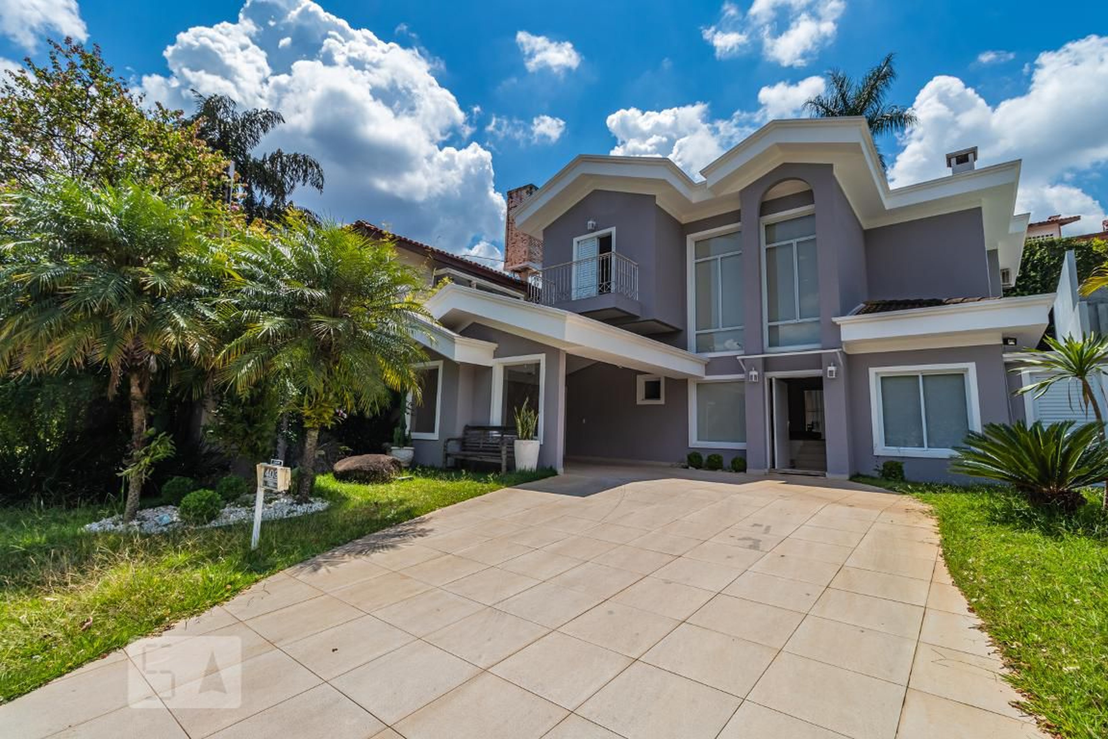 Fachada Condomínio em Alameda Esmeralda, 403