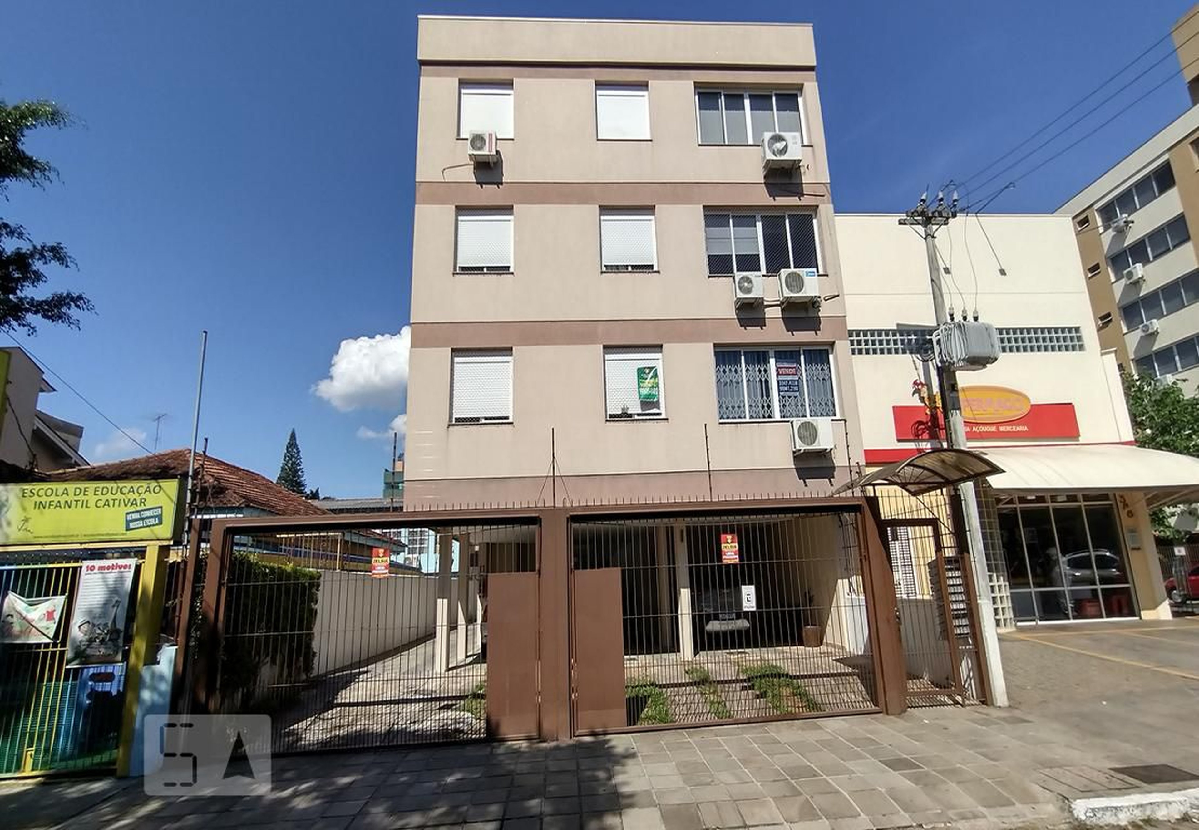 Fachada do Condomínio Condomínio em Avenida Dom Cláudio José Gonçalves Ponce de Leão, 386