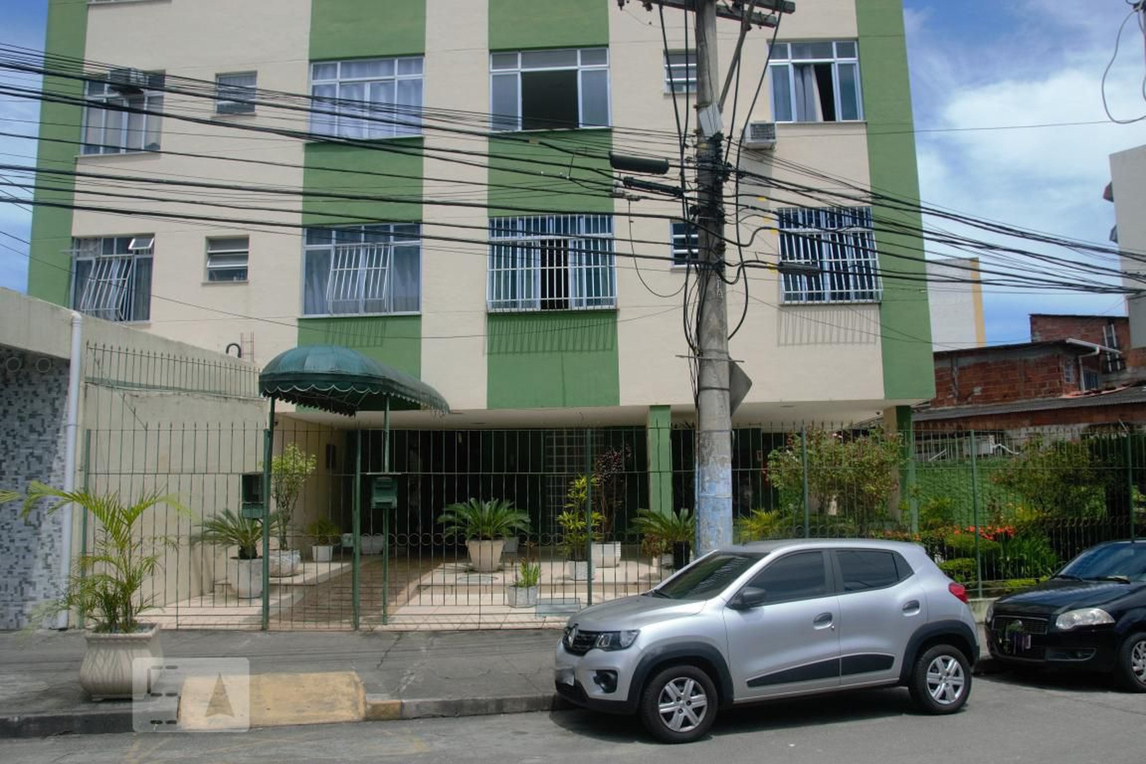 Fachada do Condomínio Condomínio em Rua Monteiro Lobato, 43