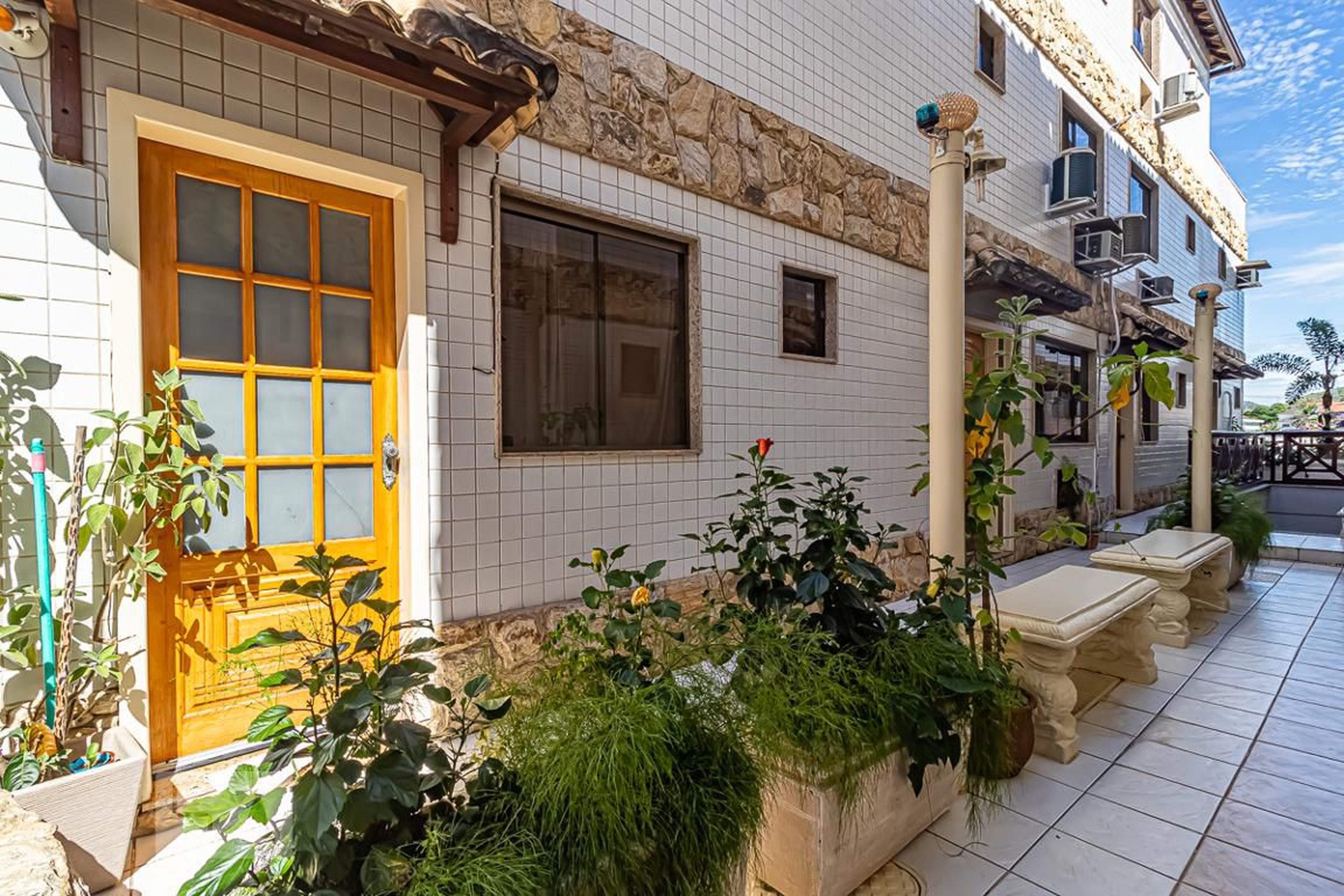 Fachada Condomínio em Rua Alberto Pasqualini, 576