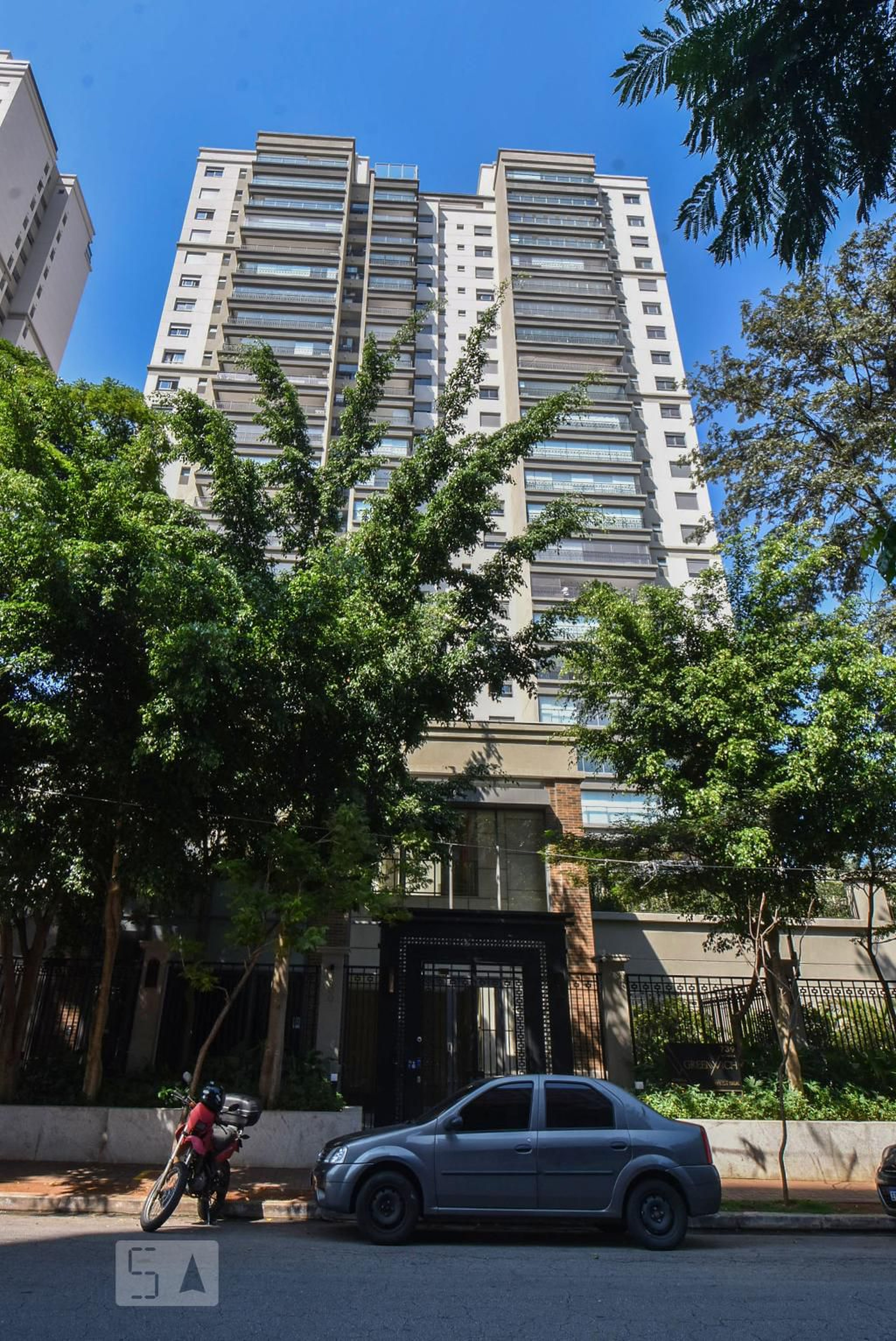 Prédio Condomínio West Side