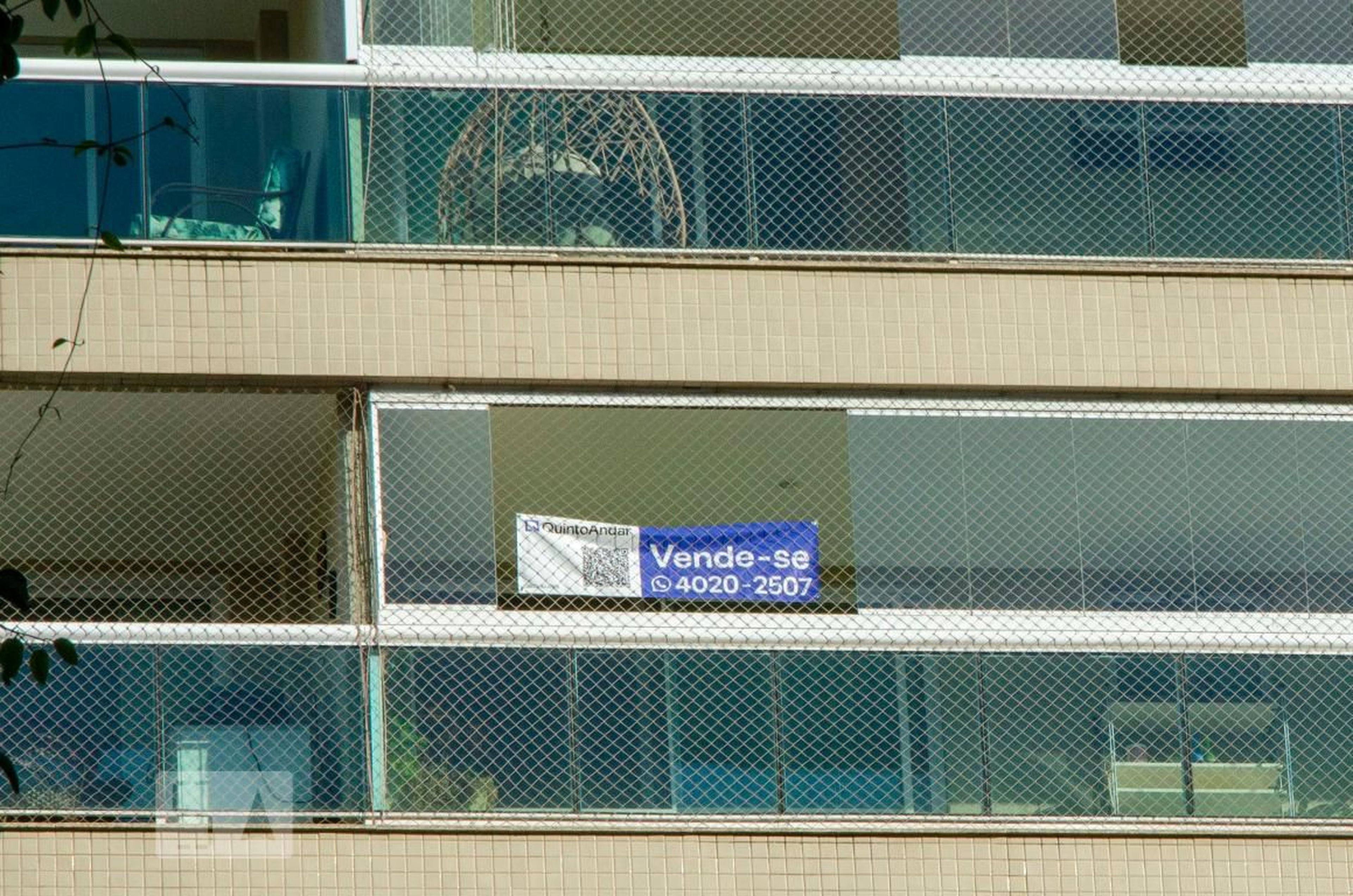 Fachada Condomínio em Rua Barão de Itambí, 24