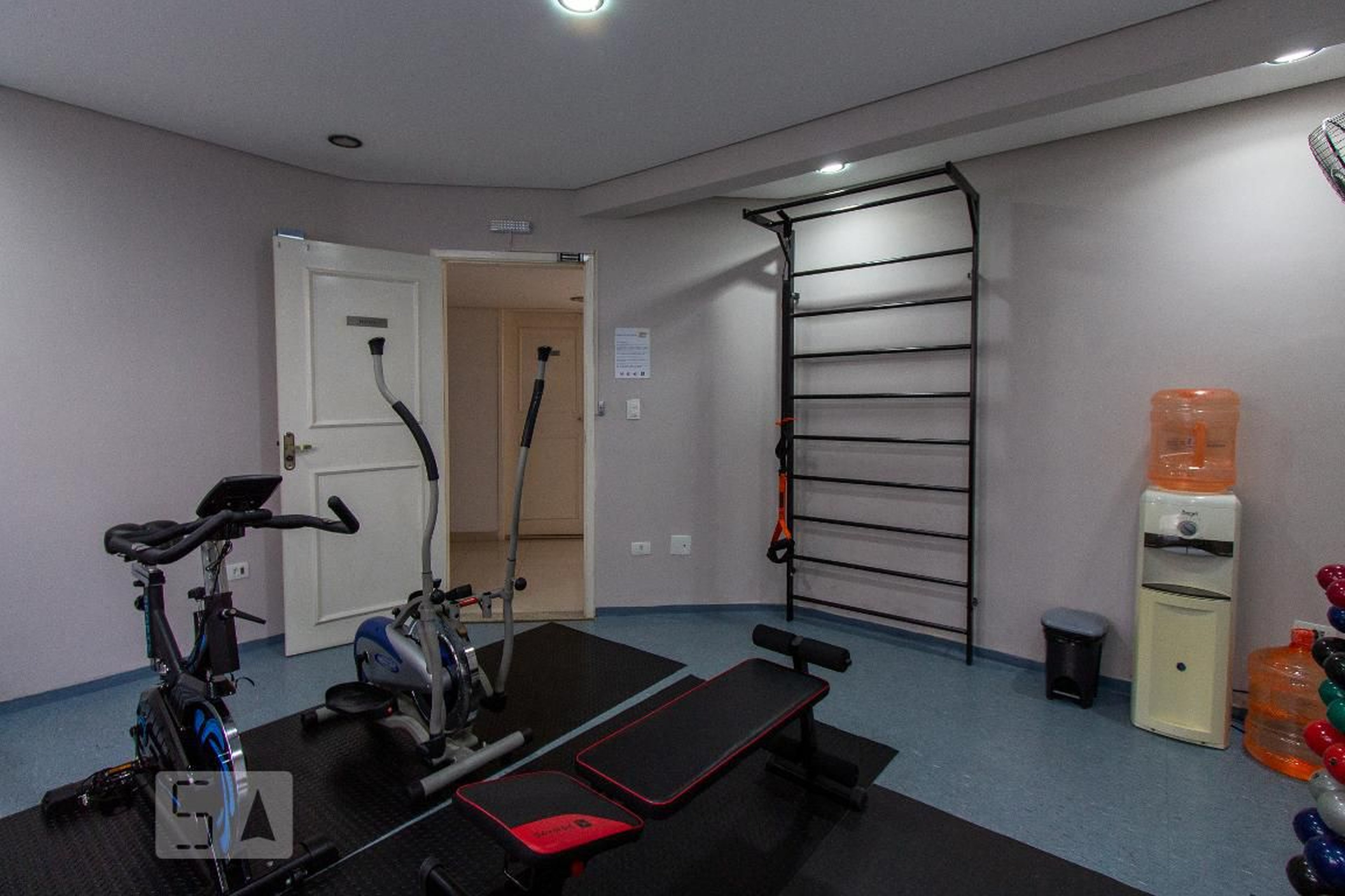 Academia - Golden Place