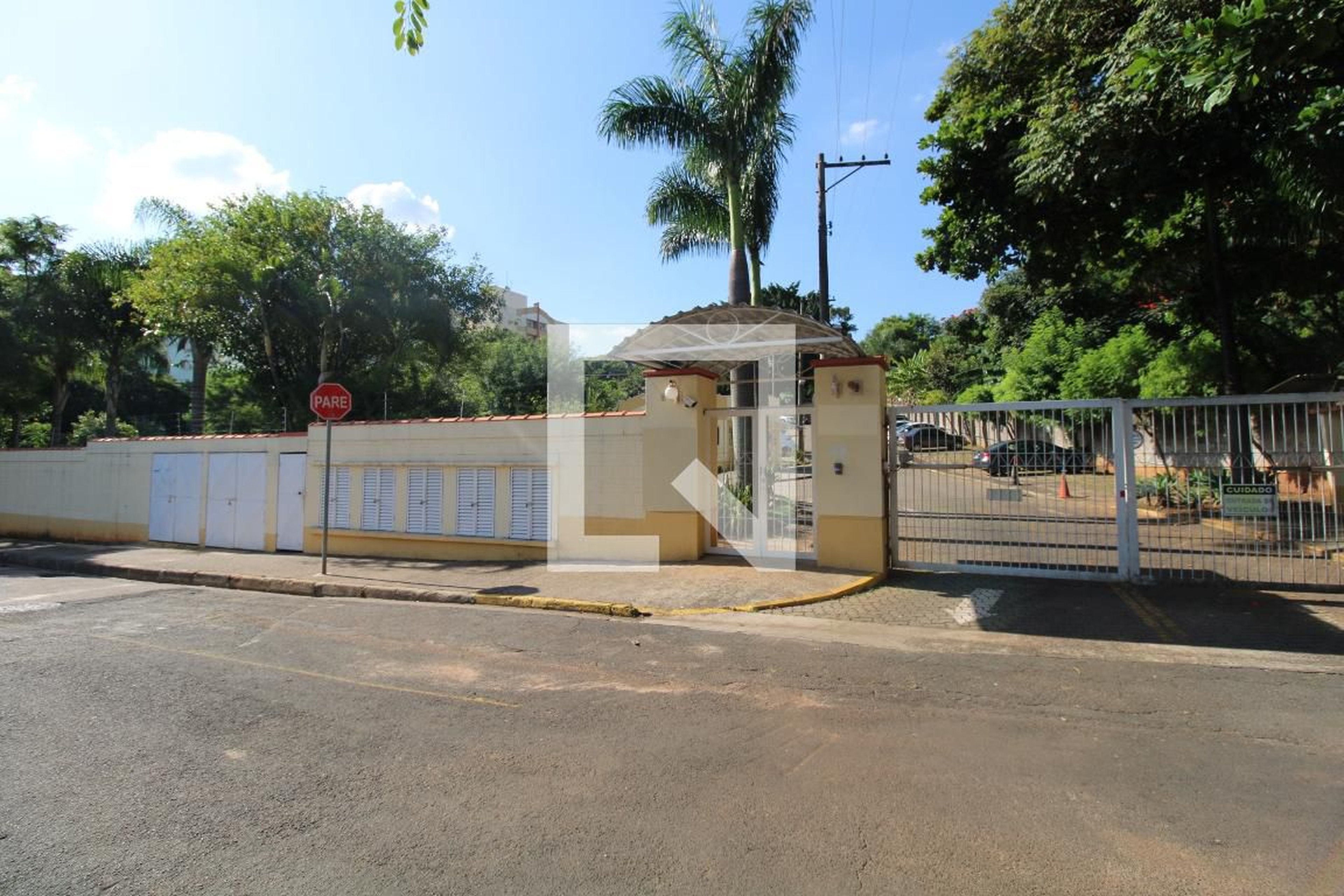 Fachada do Condomínio Condomínio Ilhas do Pacifico - Vila Teixeira