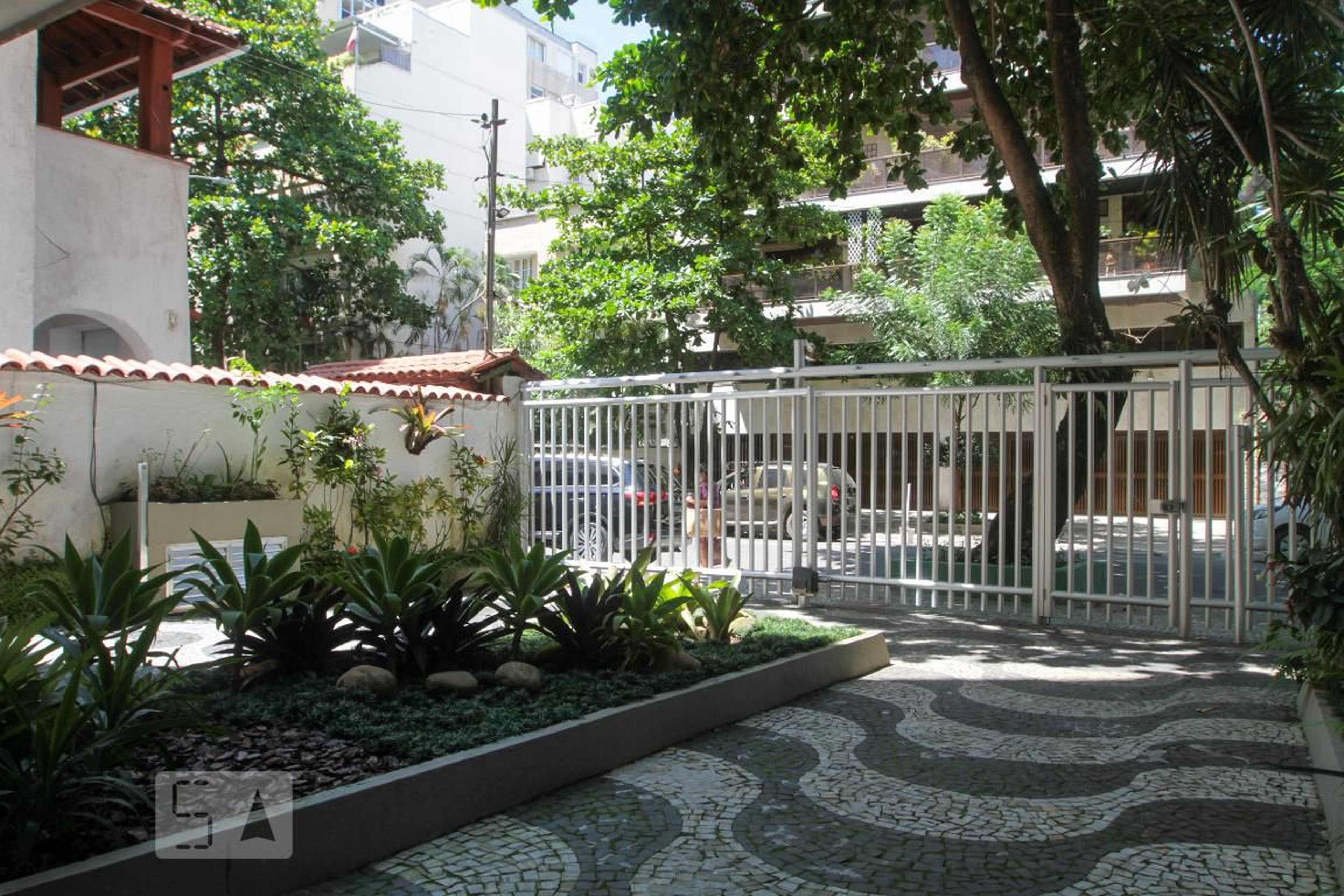 Entrada do Prédio - null