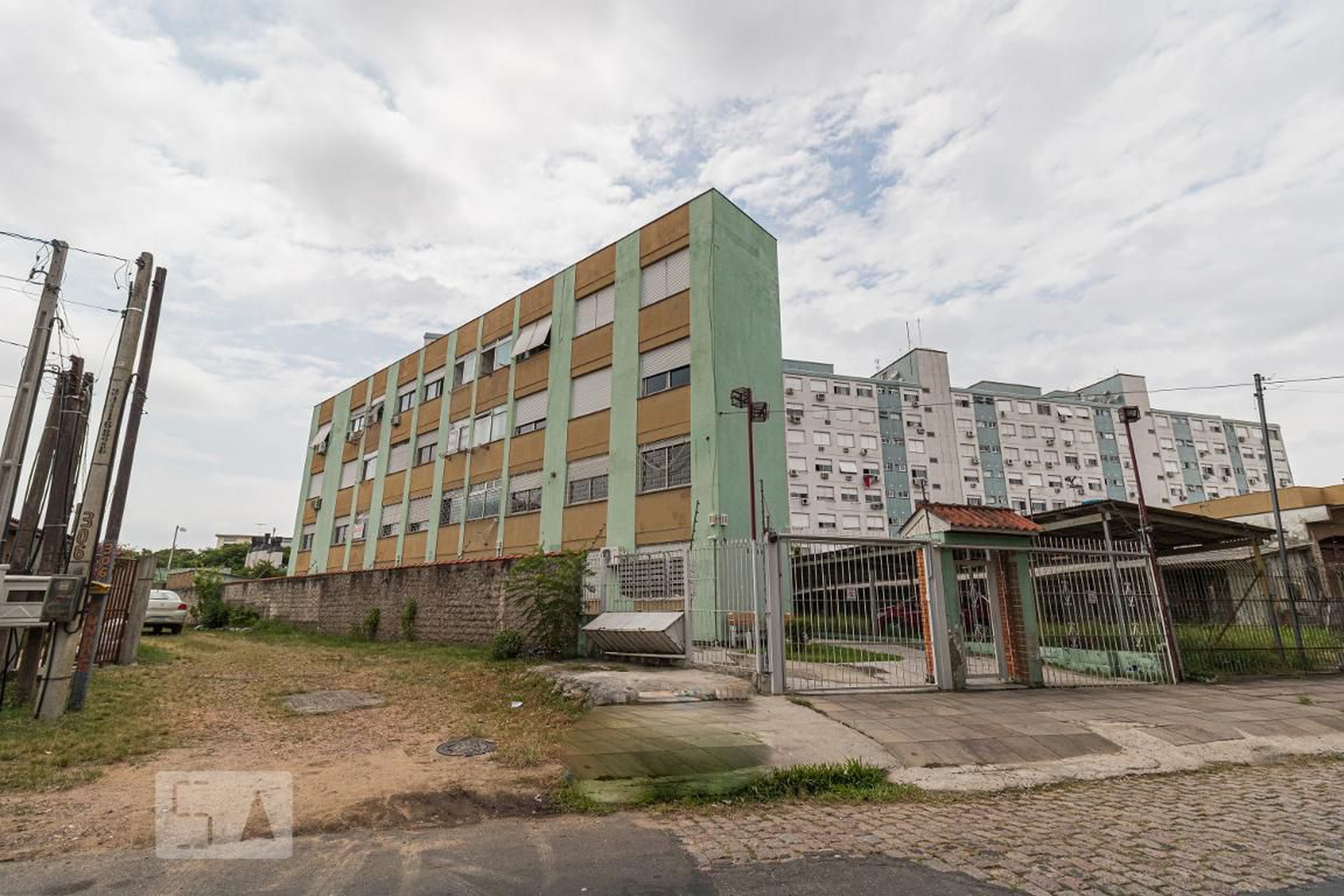 Fachada do Prédio Condomínio em Rua Engenheiro Fernando Abreu Pereira, 328