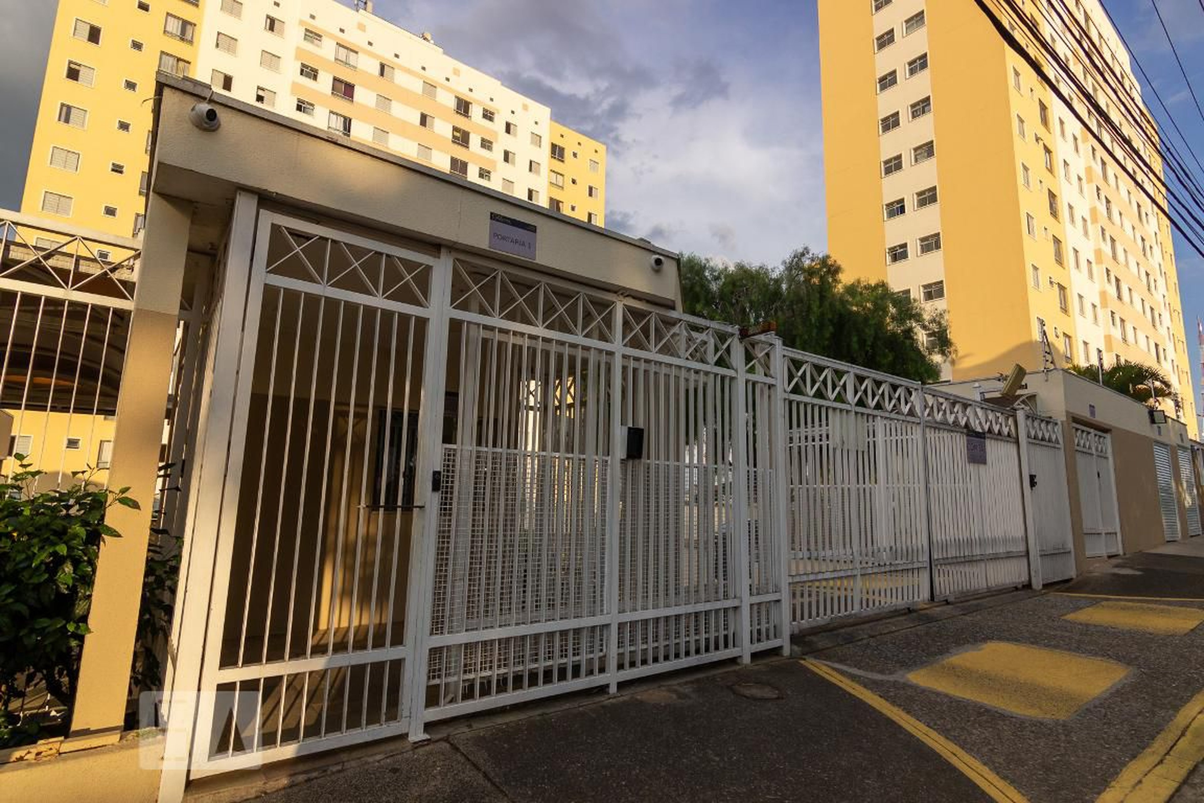 Fachada do Condomínio Condomínio em Avenida Engenheiro Antônio Francisco de Paula Souza, 102