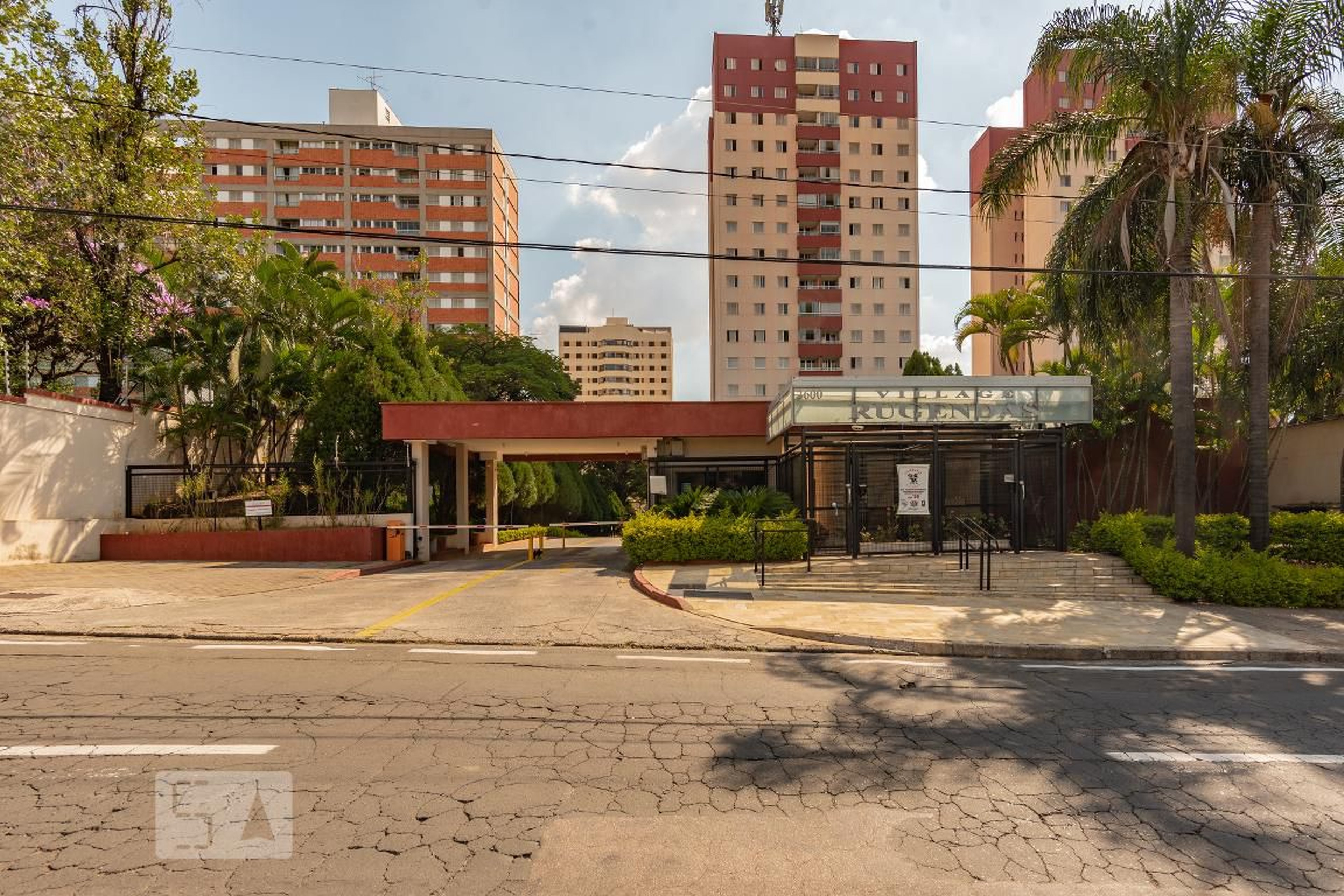 Fachada do Condomínio Edifício Village