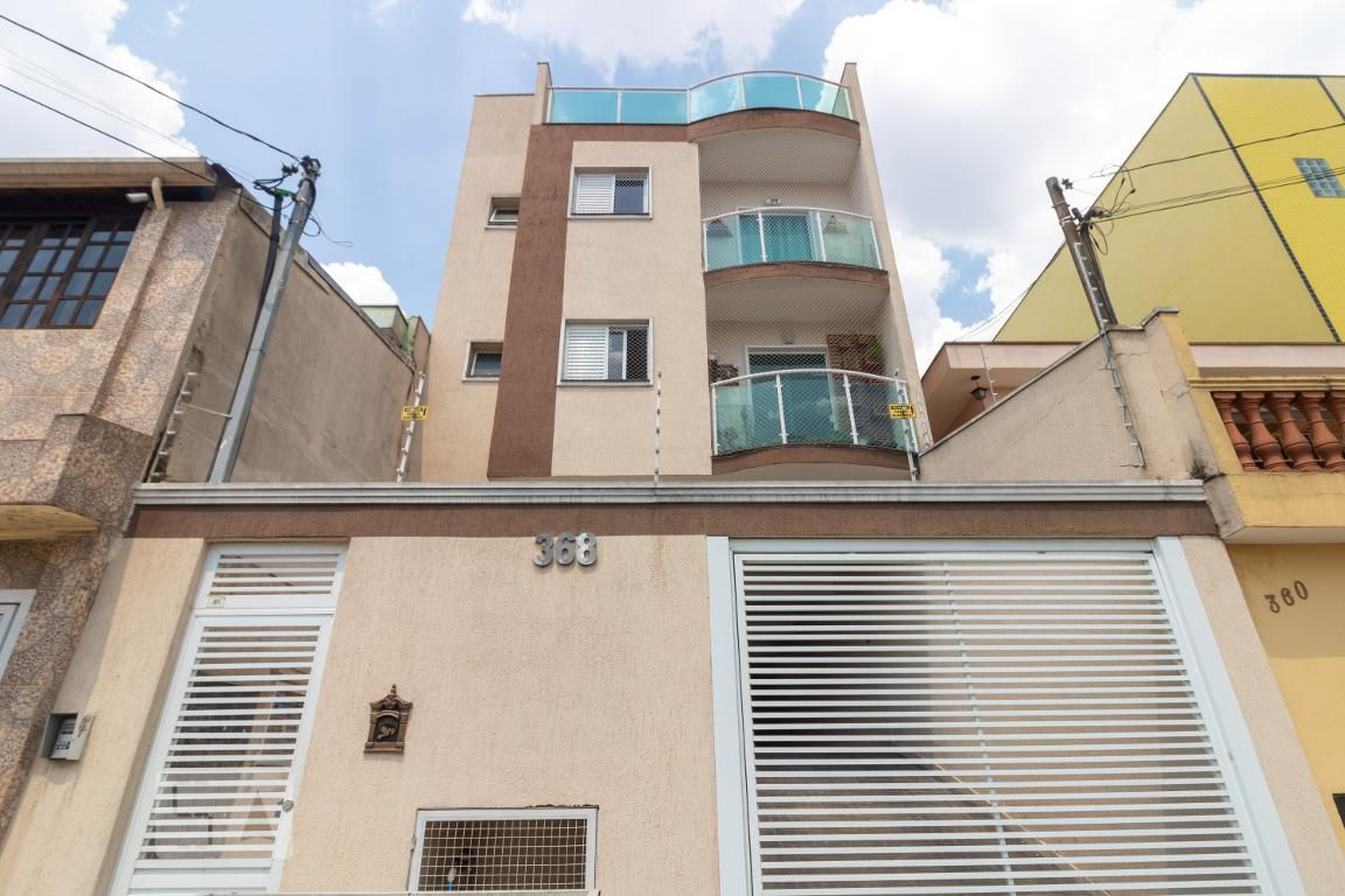 Fachada Condomínio em Rua Santa Maria Goretti, 368