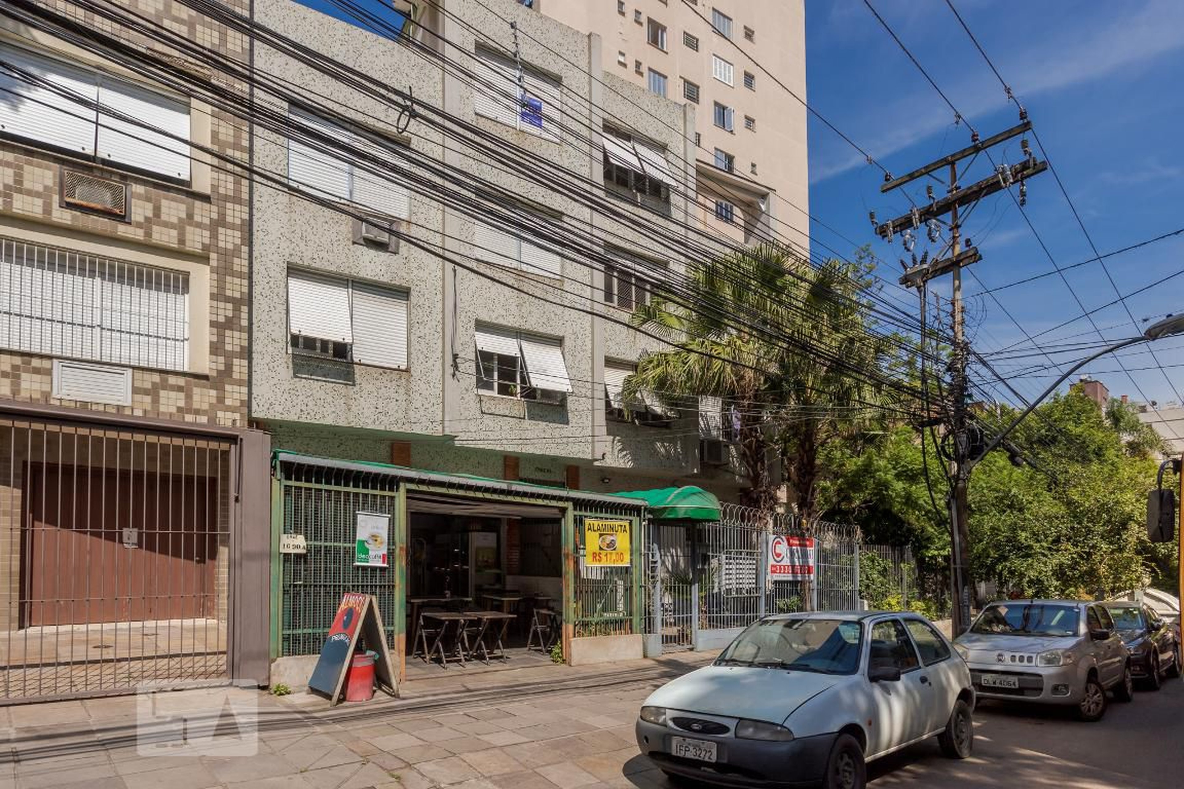 Fachada Condomínio em Rua Ramiro Barcelos, 1690