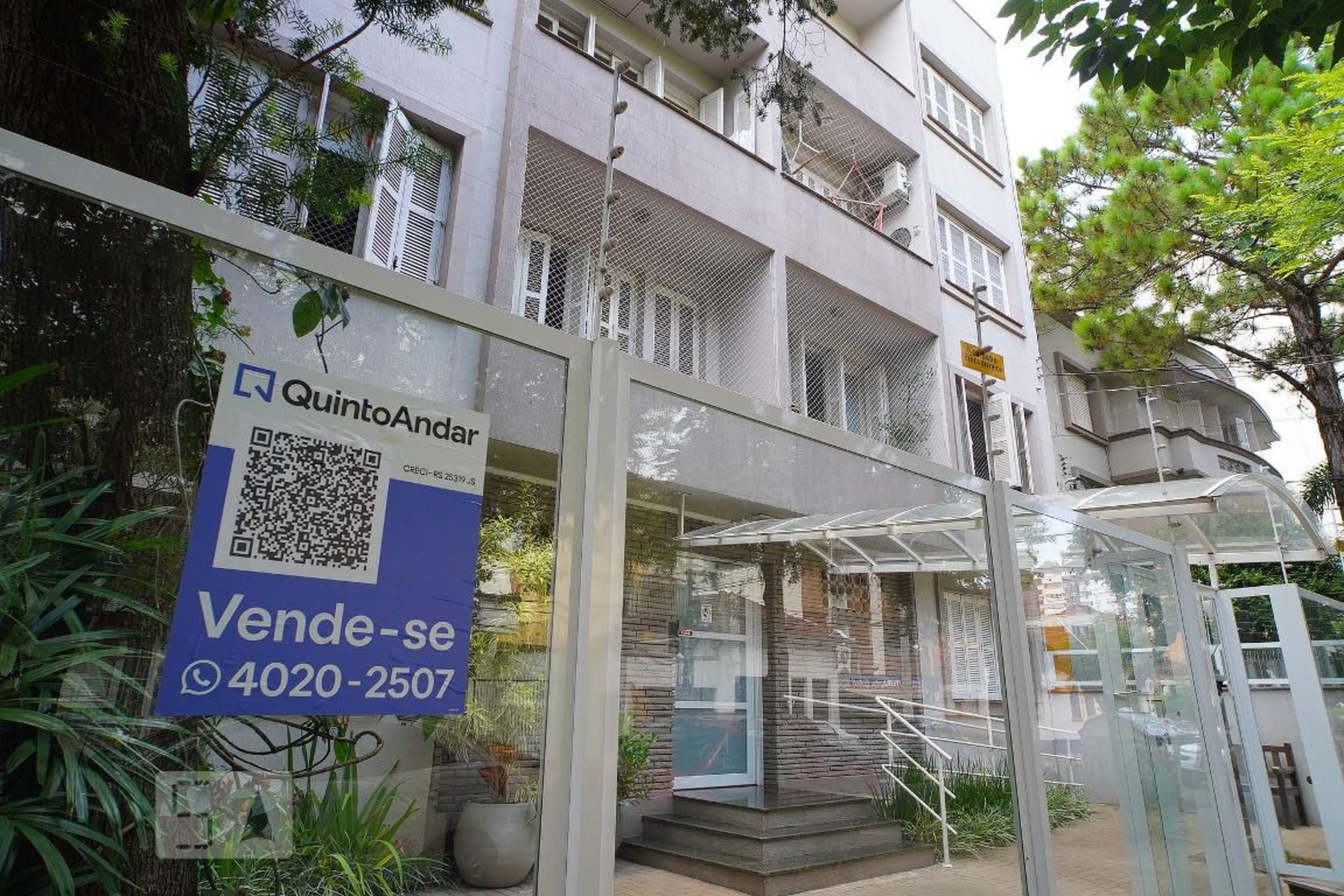 Fachada do Condominio Edifício Fani Yeda