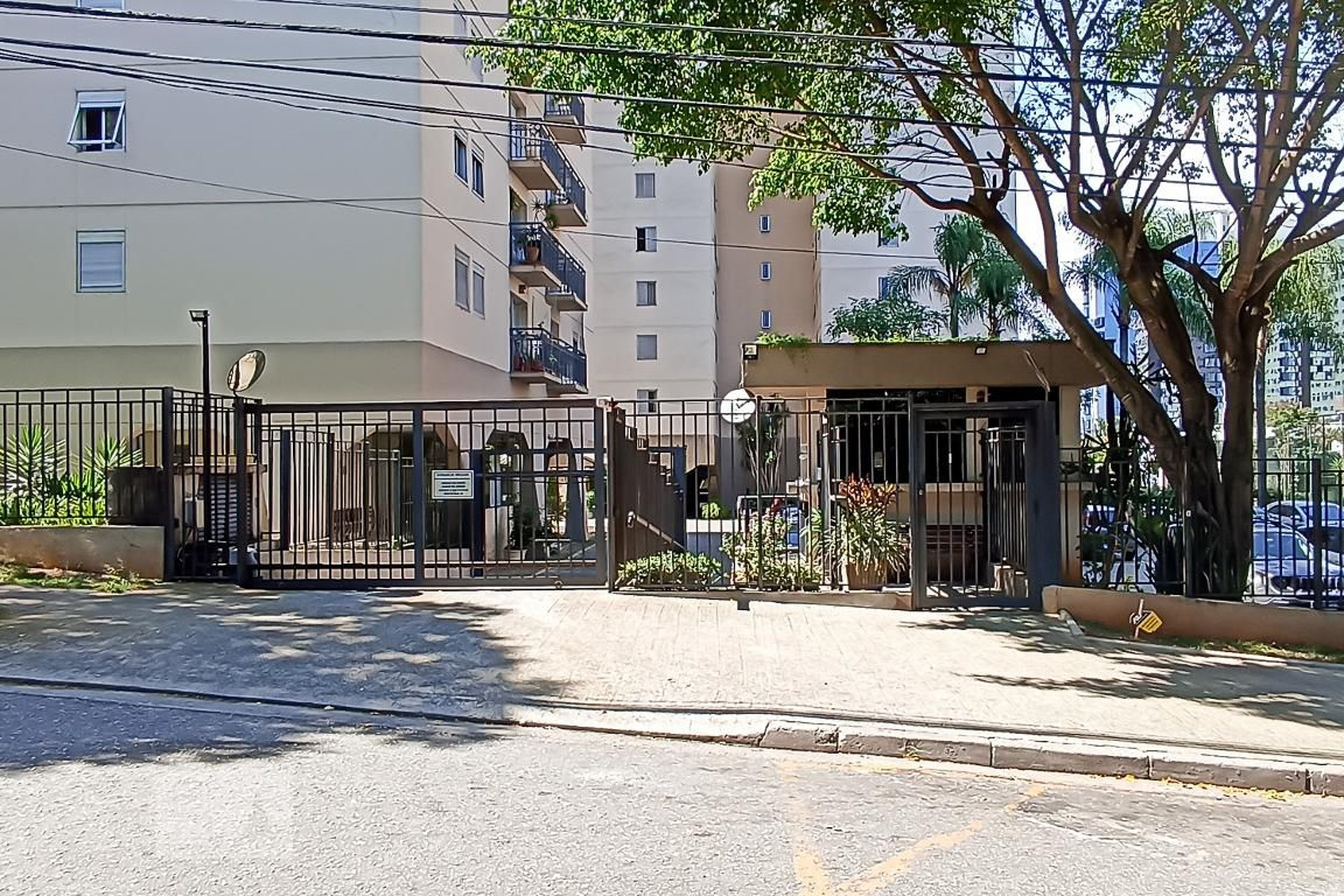 Fachada do condomínio Condomínio Columbia