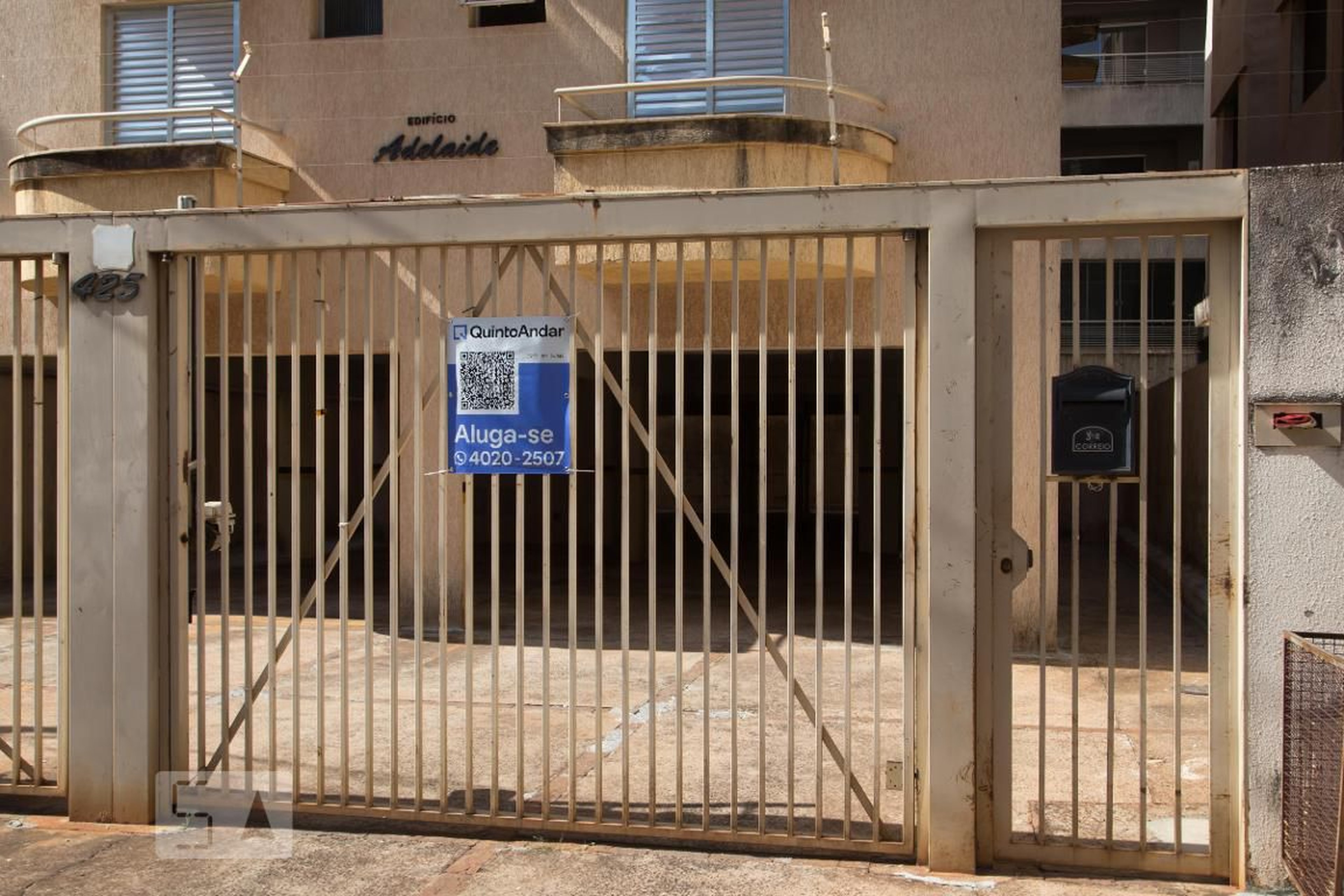 Fachada Condomínio em Rua João Perone, 425