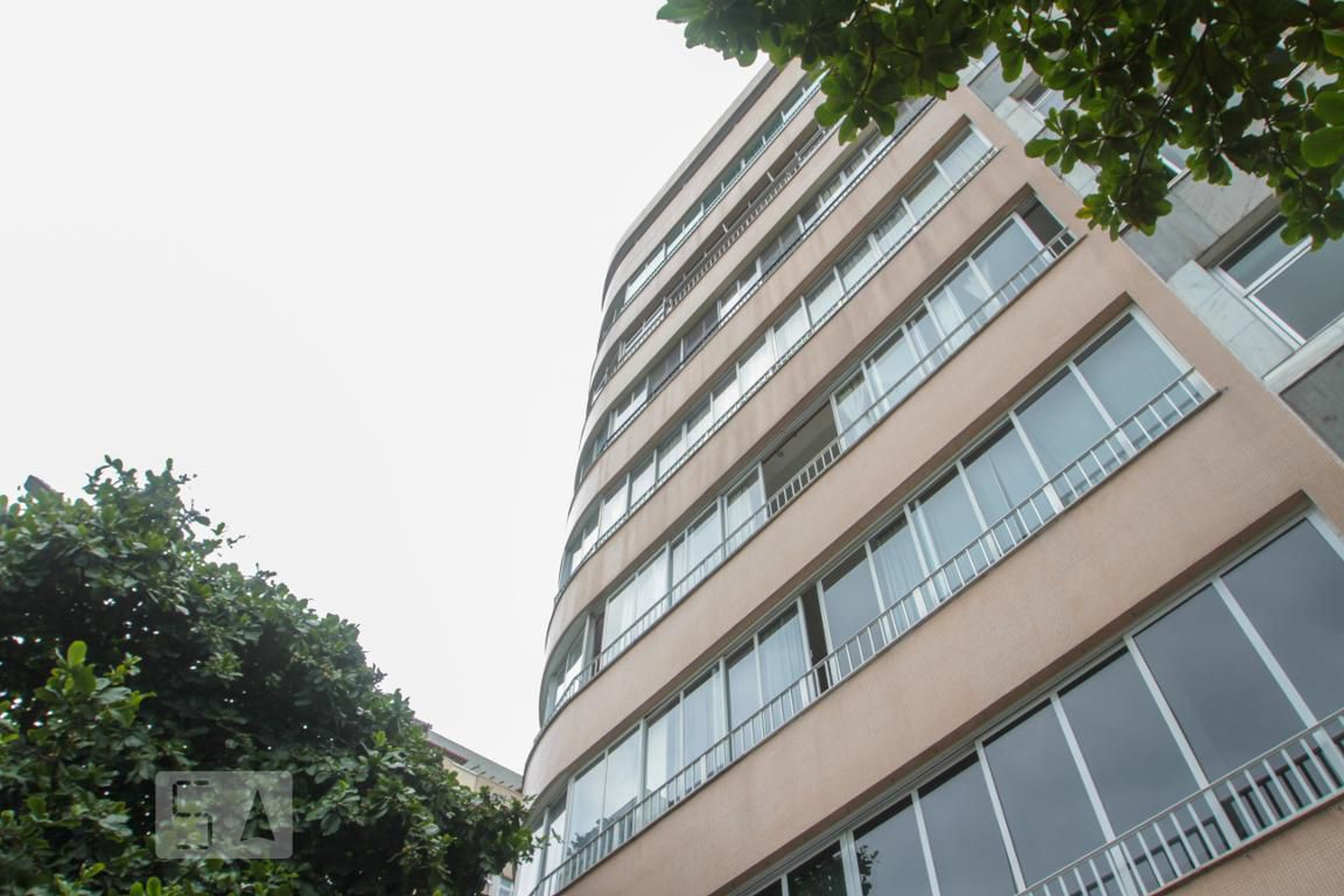 Fachada do Prédio Condomínio em Rua Teixeira de Melo, 37