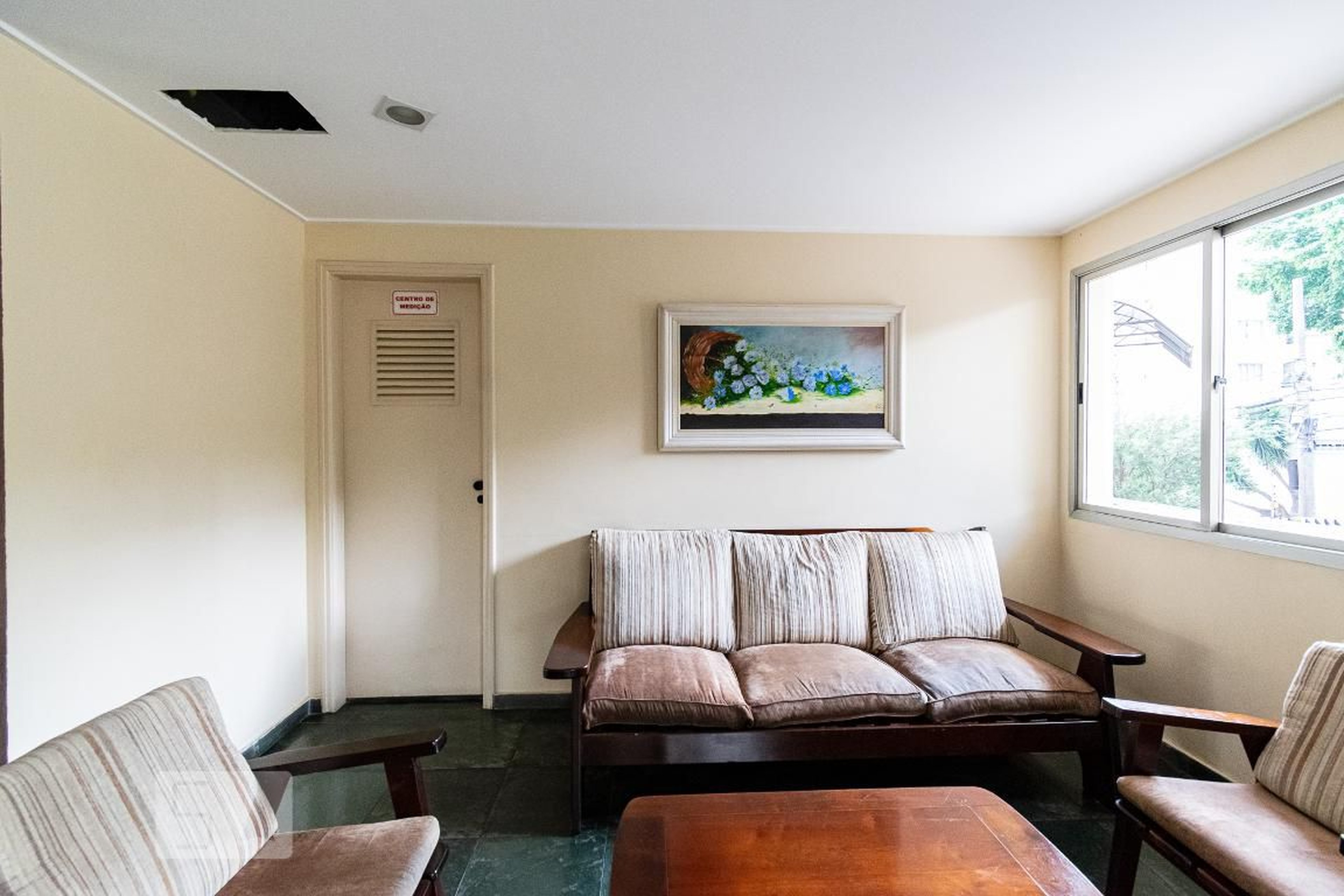 Hall - Piazza di Spagna