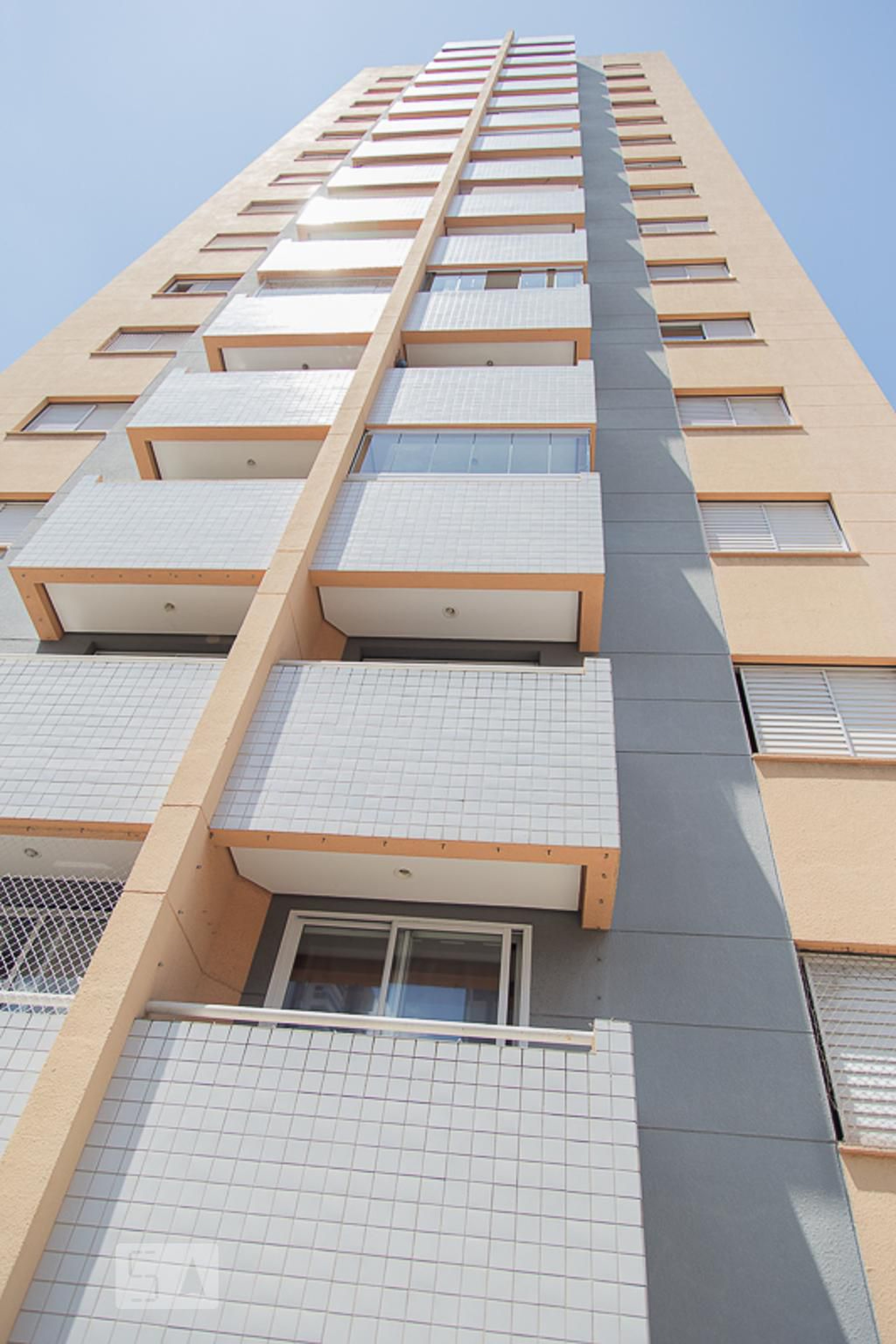 Fachada Condomínio em Rua José Maria Viléla, 157