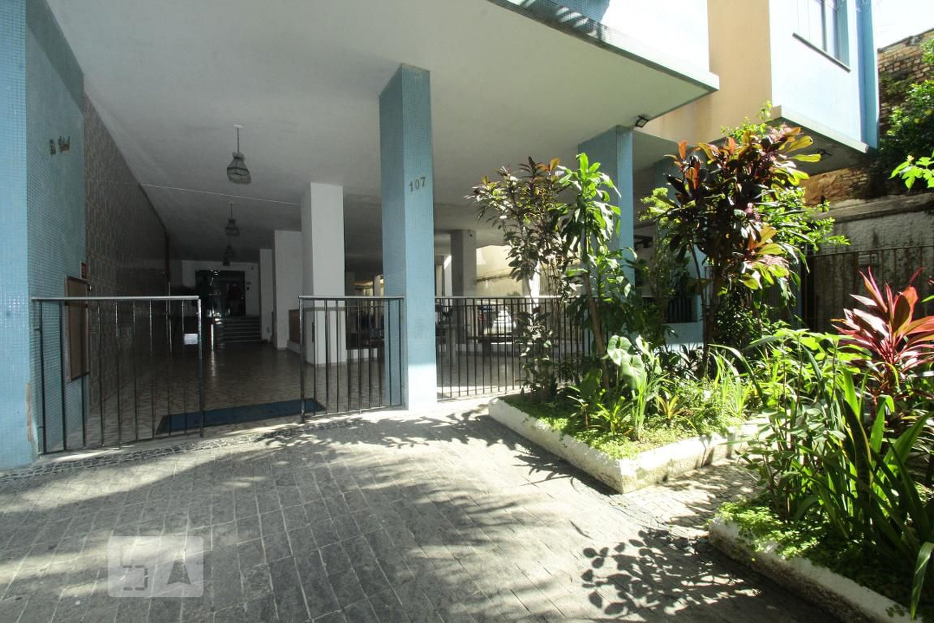 Entrada do Prédio - null