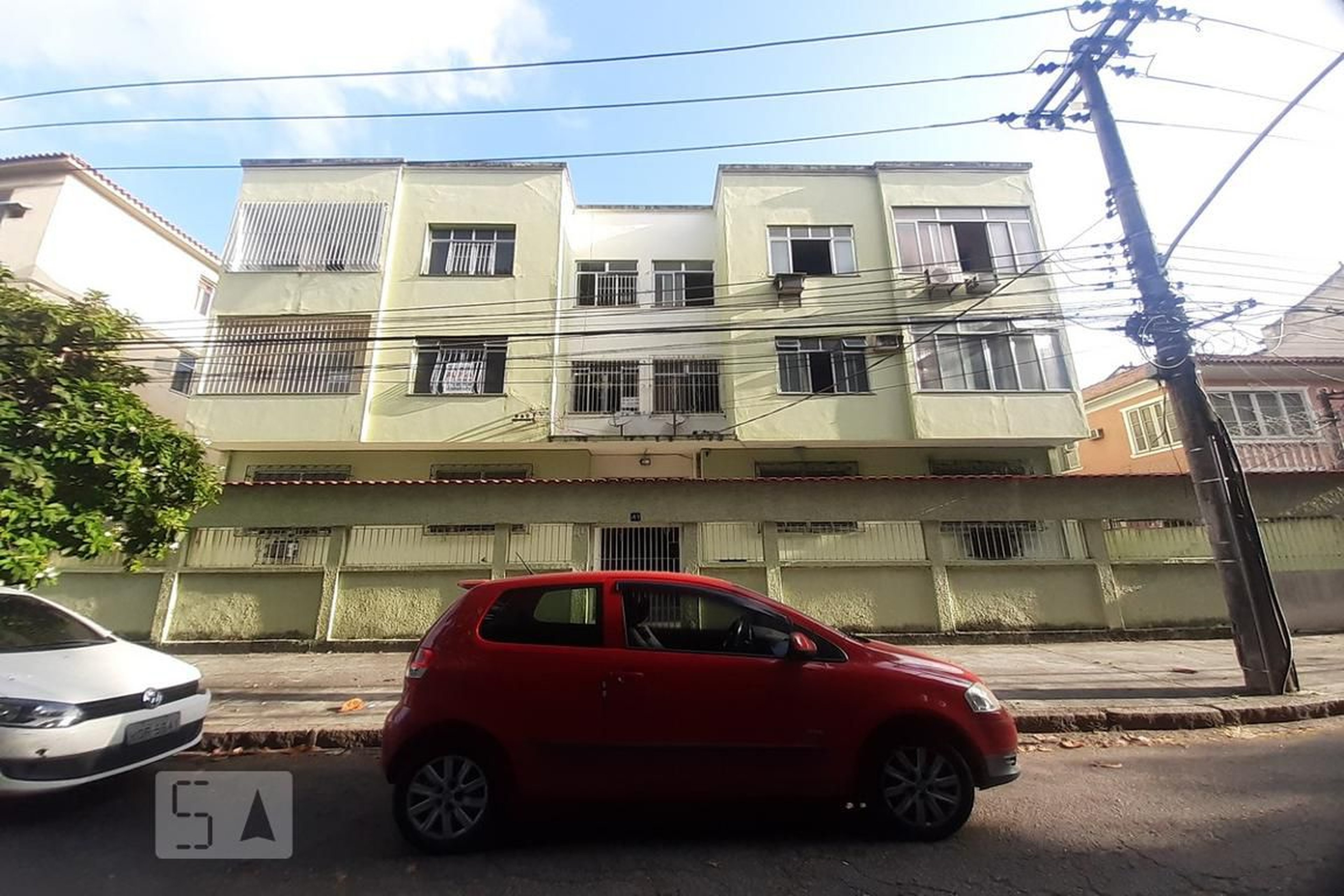 Fachada Condomínio em Rua Cadete Polônia, 41