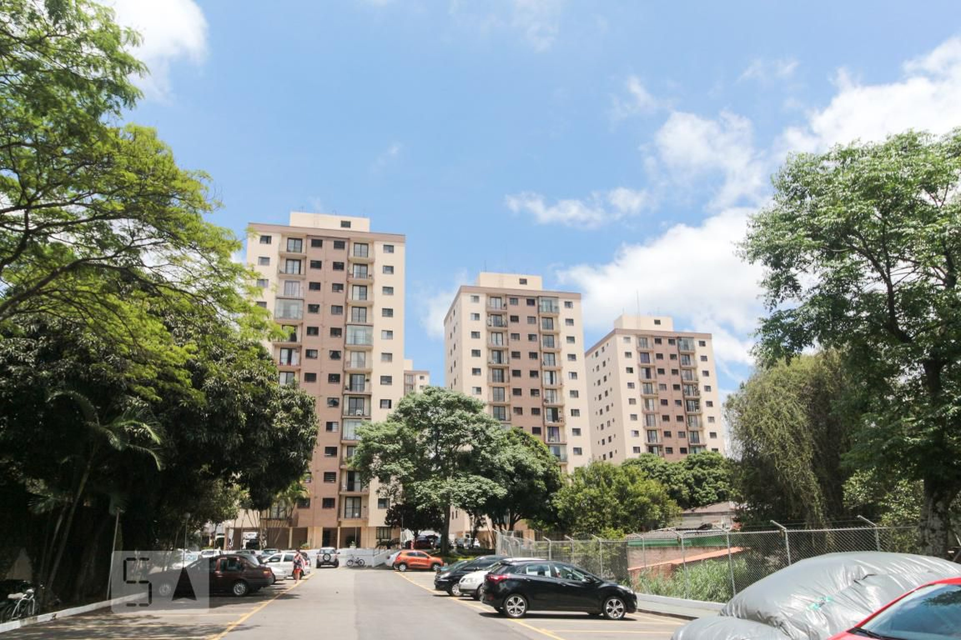 Fachada do condomínio Condomínio em Avenida Padre Arlindo Vieira, 30