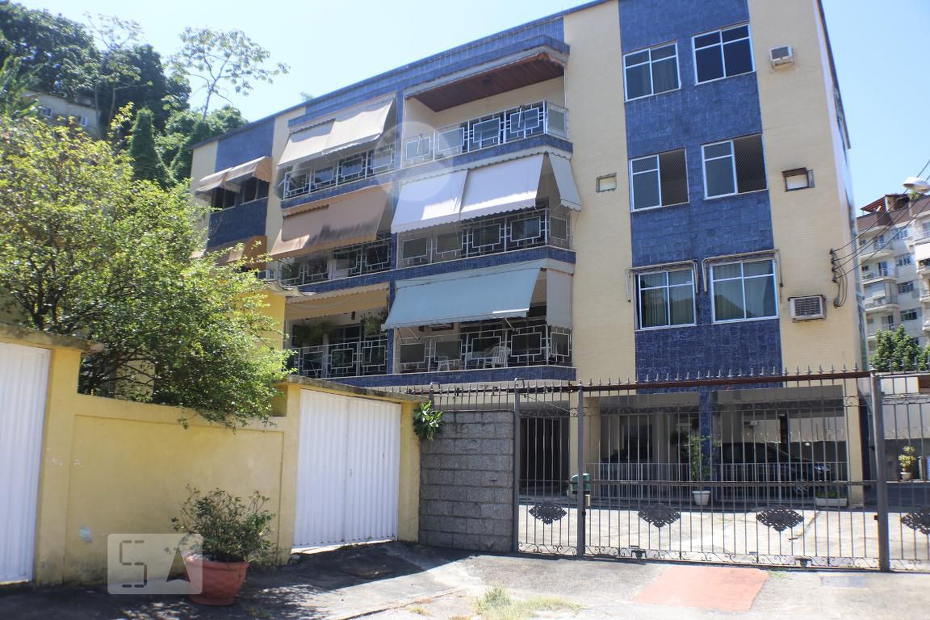 Fachada do Condomínio Condomínio em Rua Paulo Coelho, 80