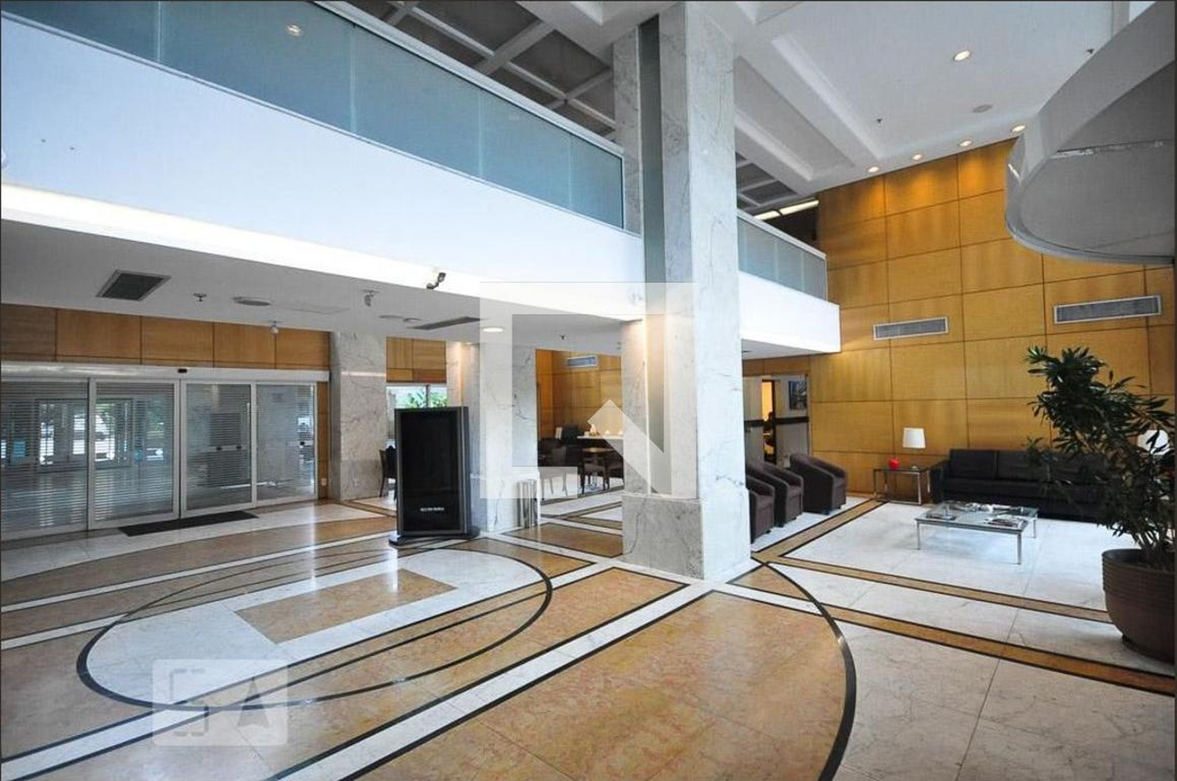 Hall - Blue Tree Verbo Divino