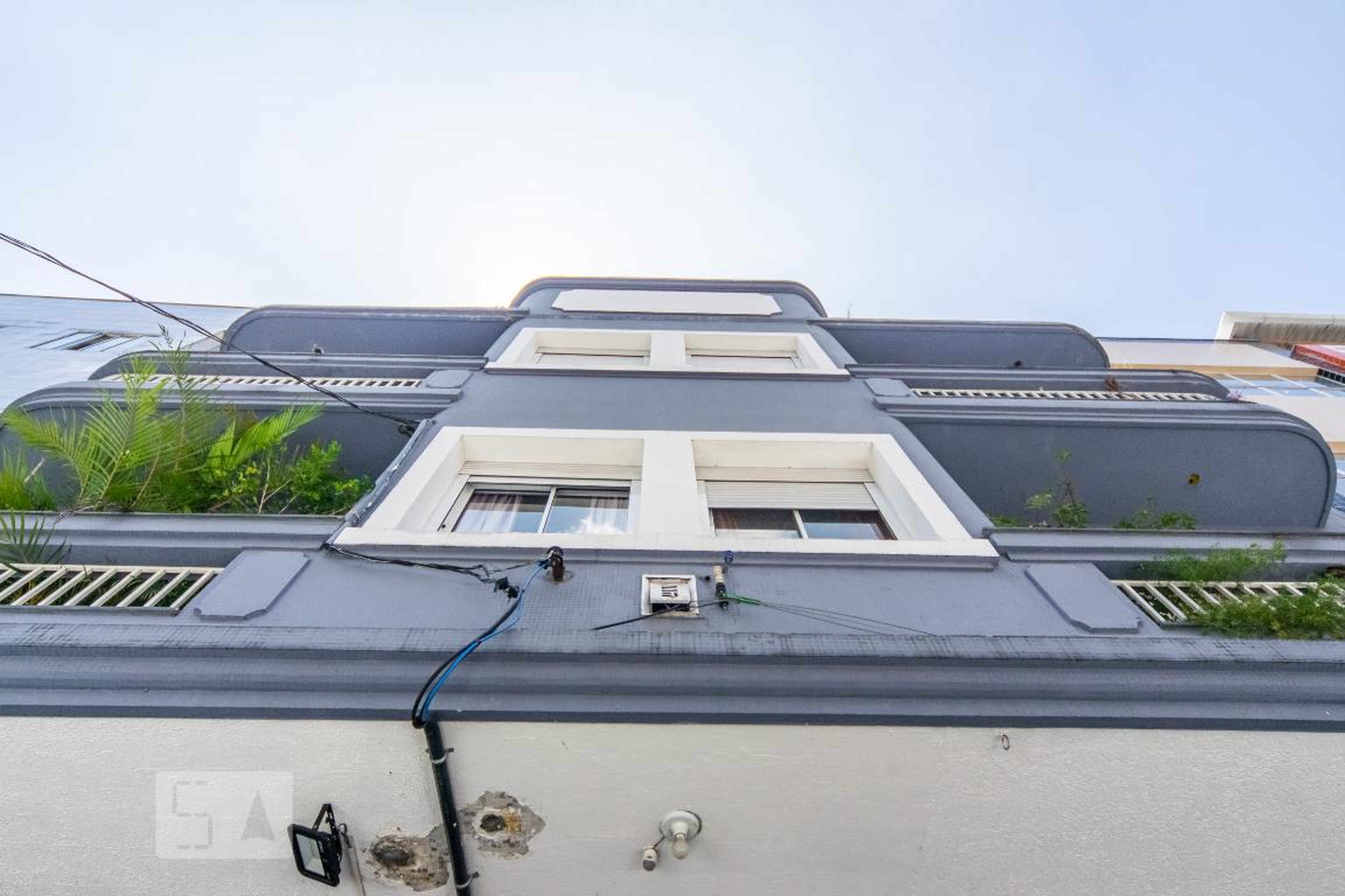 Fachada Condomínio em Avenida do Rio Bonito, 490