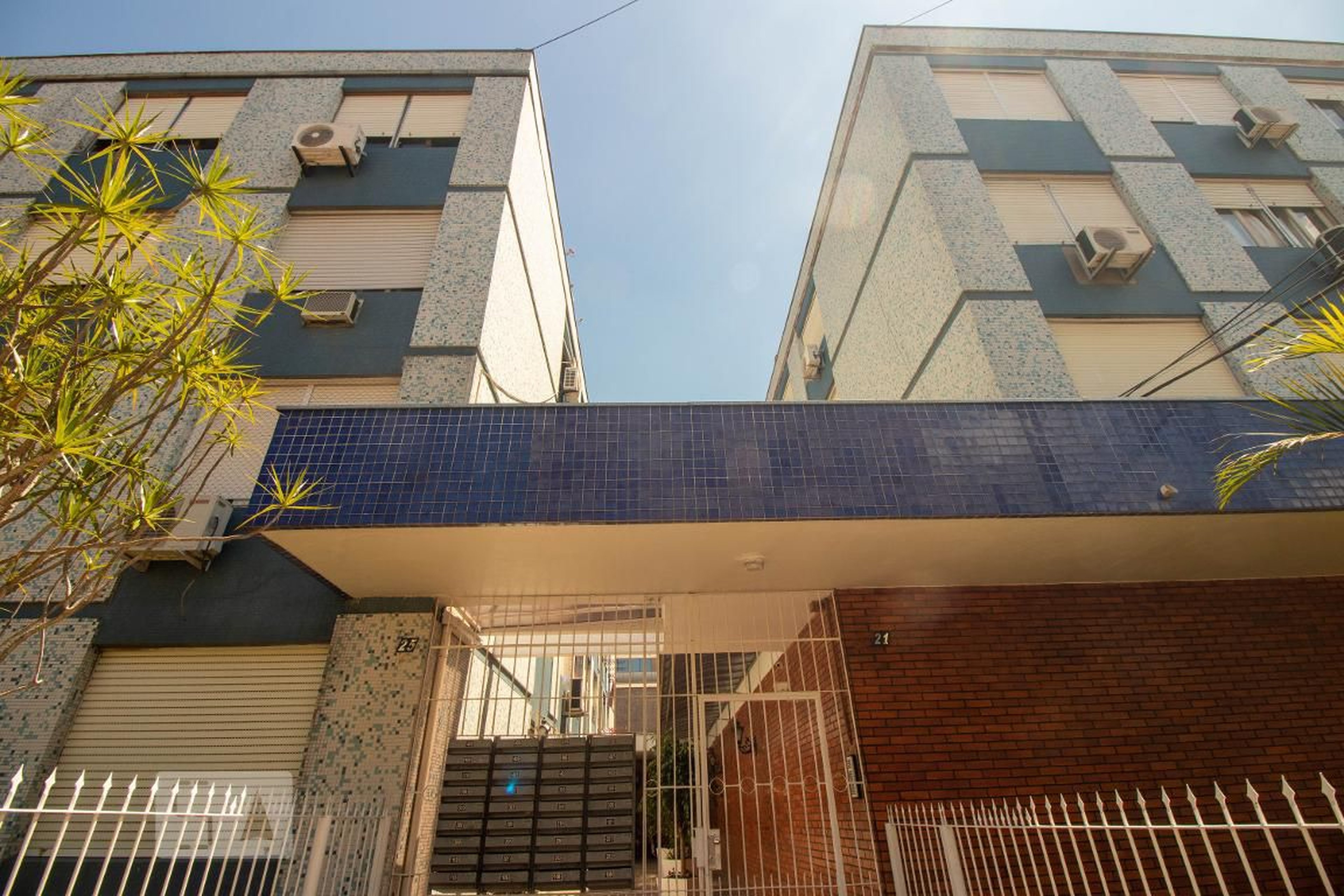 Fachada Condomínio em Rua Álvares Cabral, 21