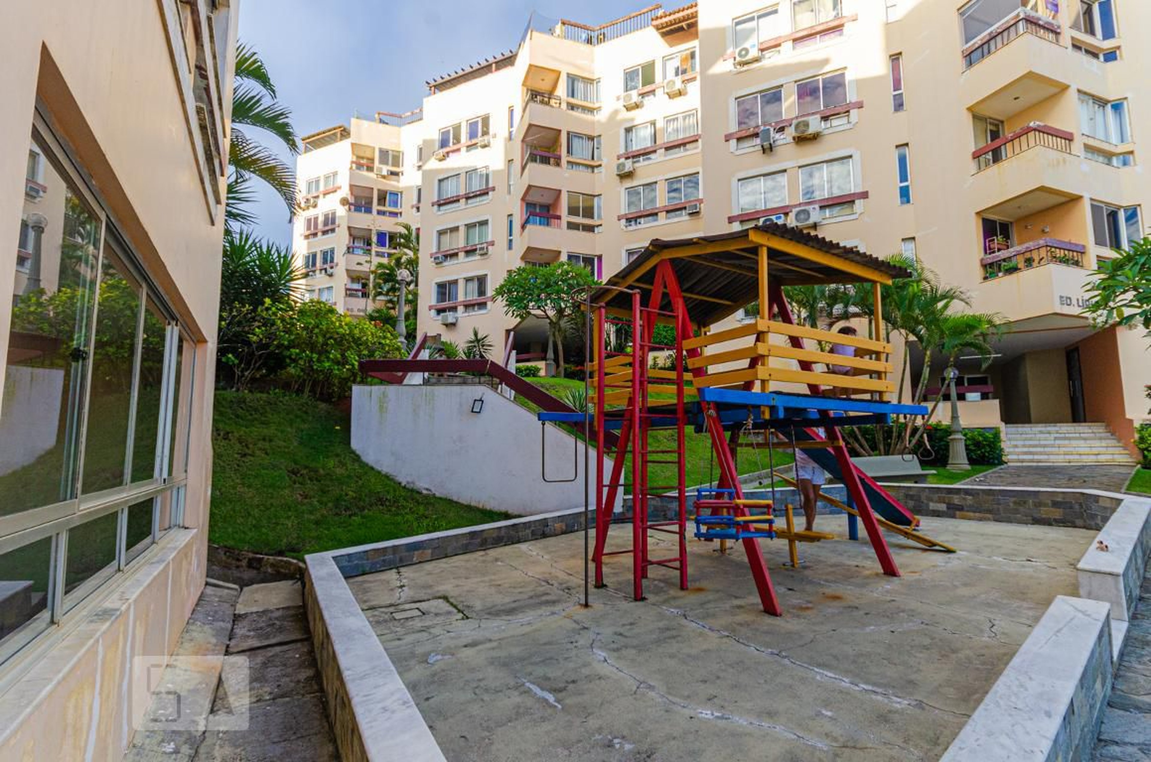 Parquinho - Vila das Flores